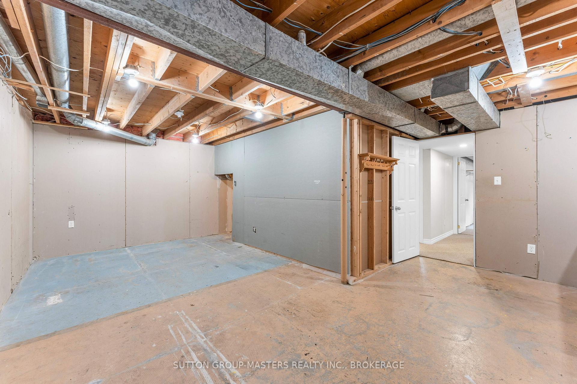 Photo 38 of 863 Pembridge Crescent, Kingston, South of Taylor-Kidd Blvd — HOMEH