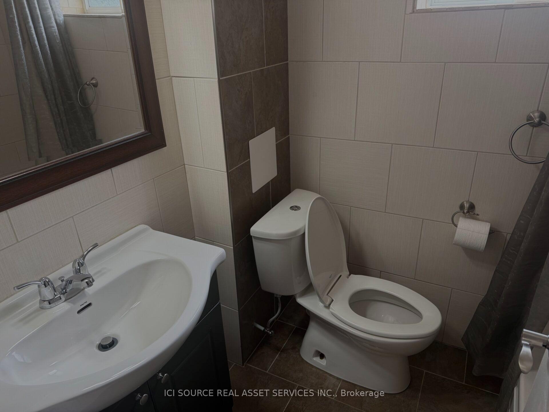 Photo 11 of Unit Lower Level, 17 Hubert Avenue, Scarborough, Clairlea-Birchmount — HOMEH