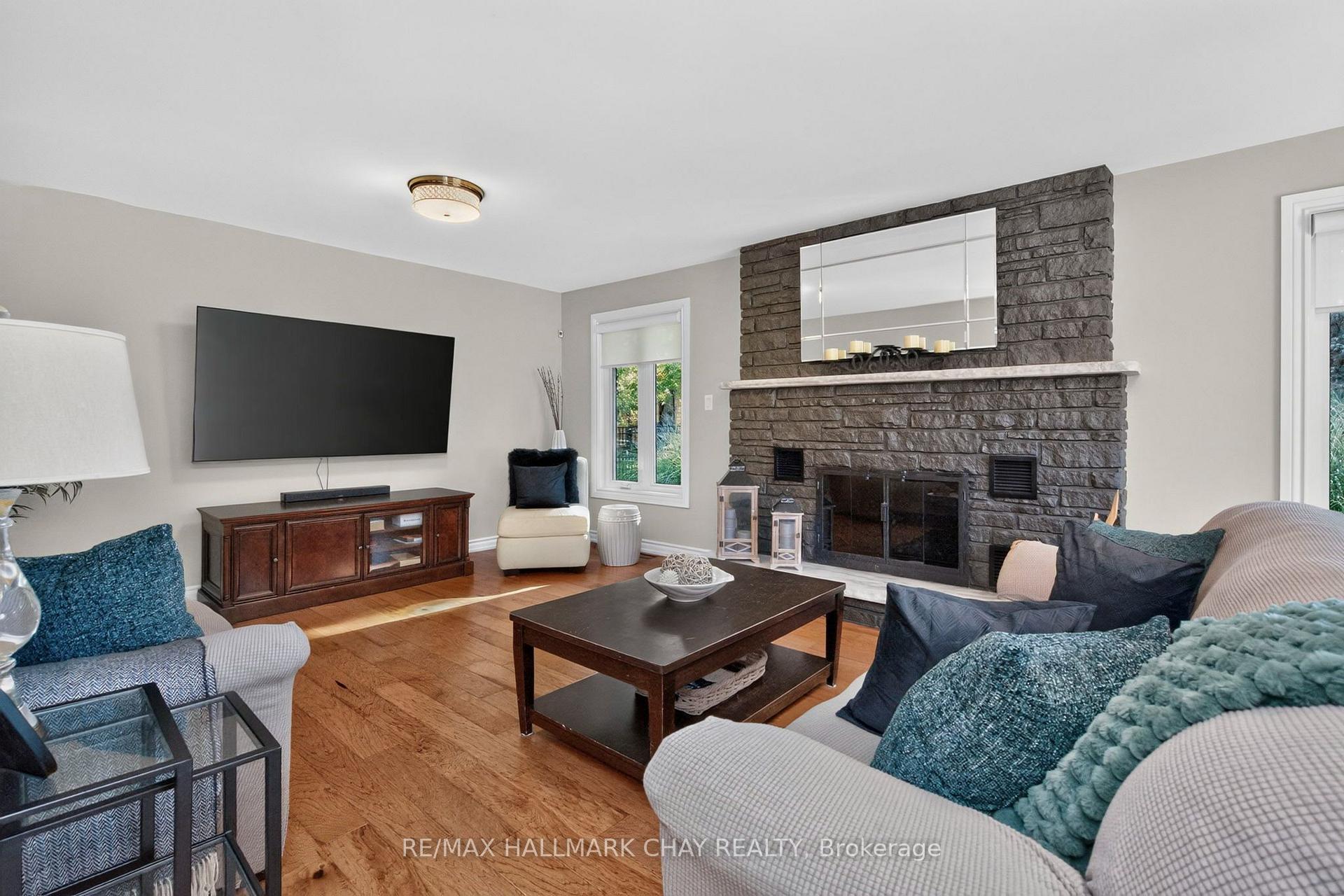 Photo 6 of 98 Idlewood Drive, Springwater, Midhurst — HOMEH