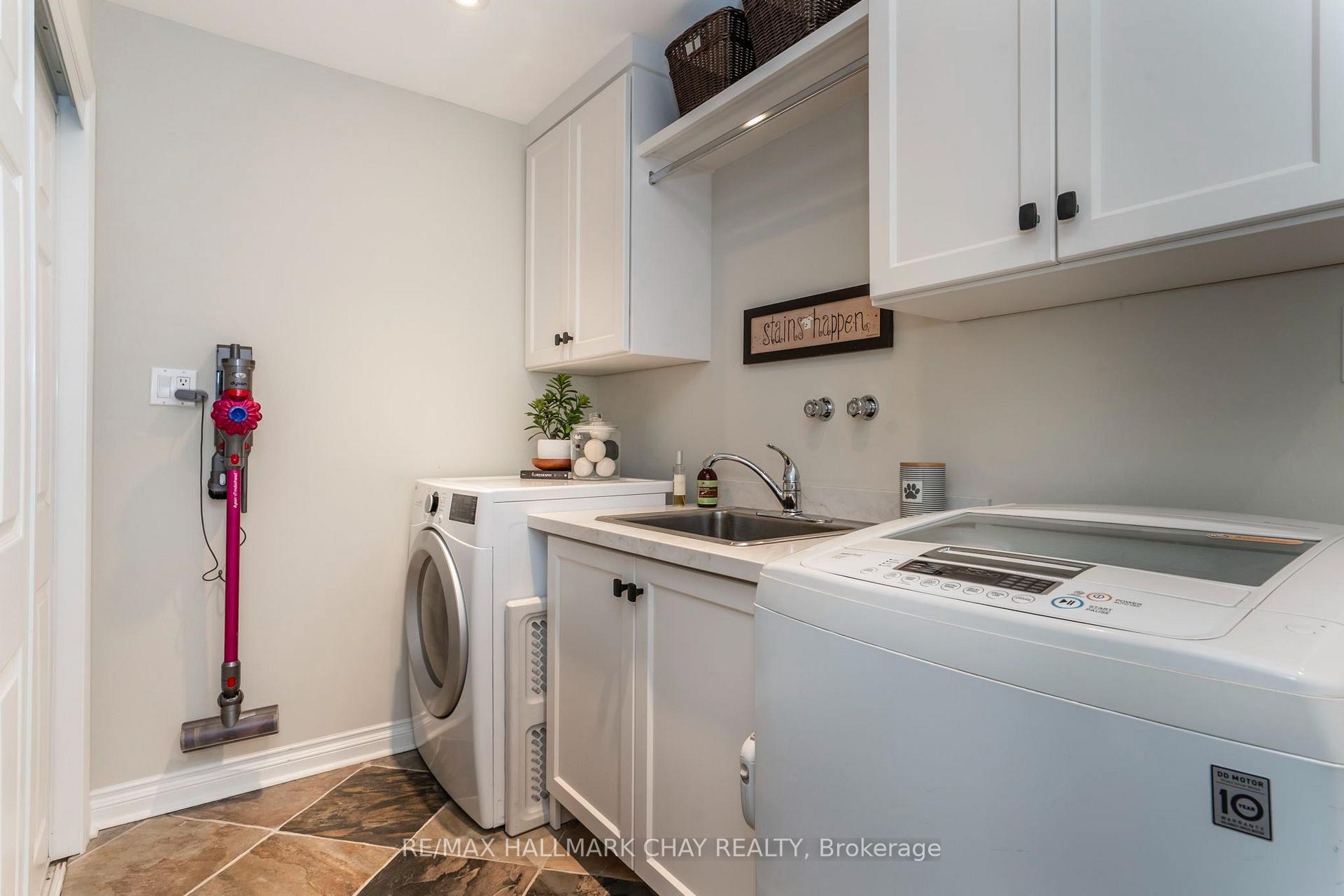Photo 11 of 98 Idlewood Drive, Springwater, Midhurst — HOMEH