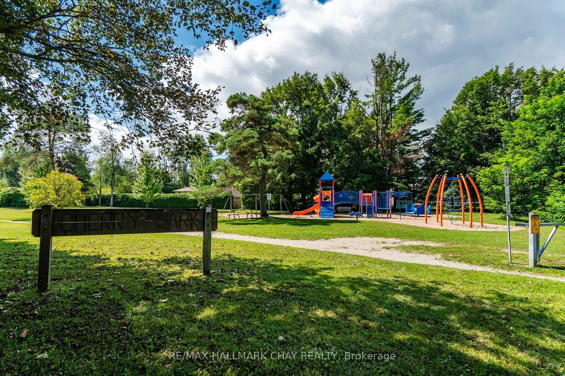 Photo 15 of 98 Idlewood Drive, Springwater, Midhurst — HOMEH