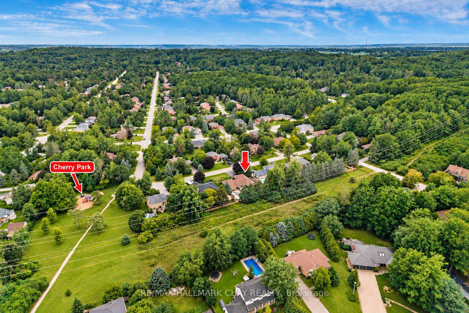 Photo 16 of 98 Idlewood Drive, Springwater, Midhurst — HOMEH