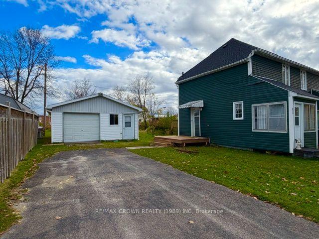 Photo 2 of 40 Dallyn Avenue, Kapuskasing — HOMEH