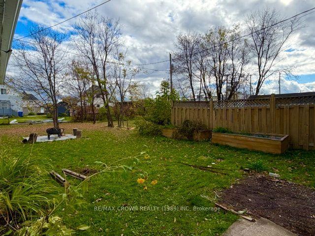 Photo 3 of 40 Dallyn Avenue, Kapuskasing — HOMEH