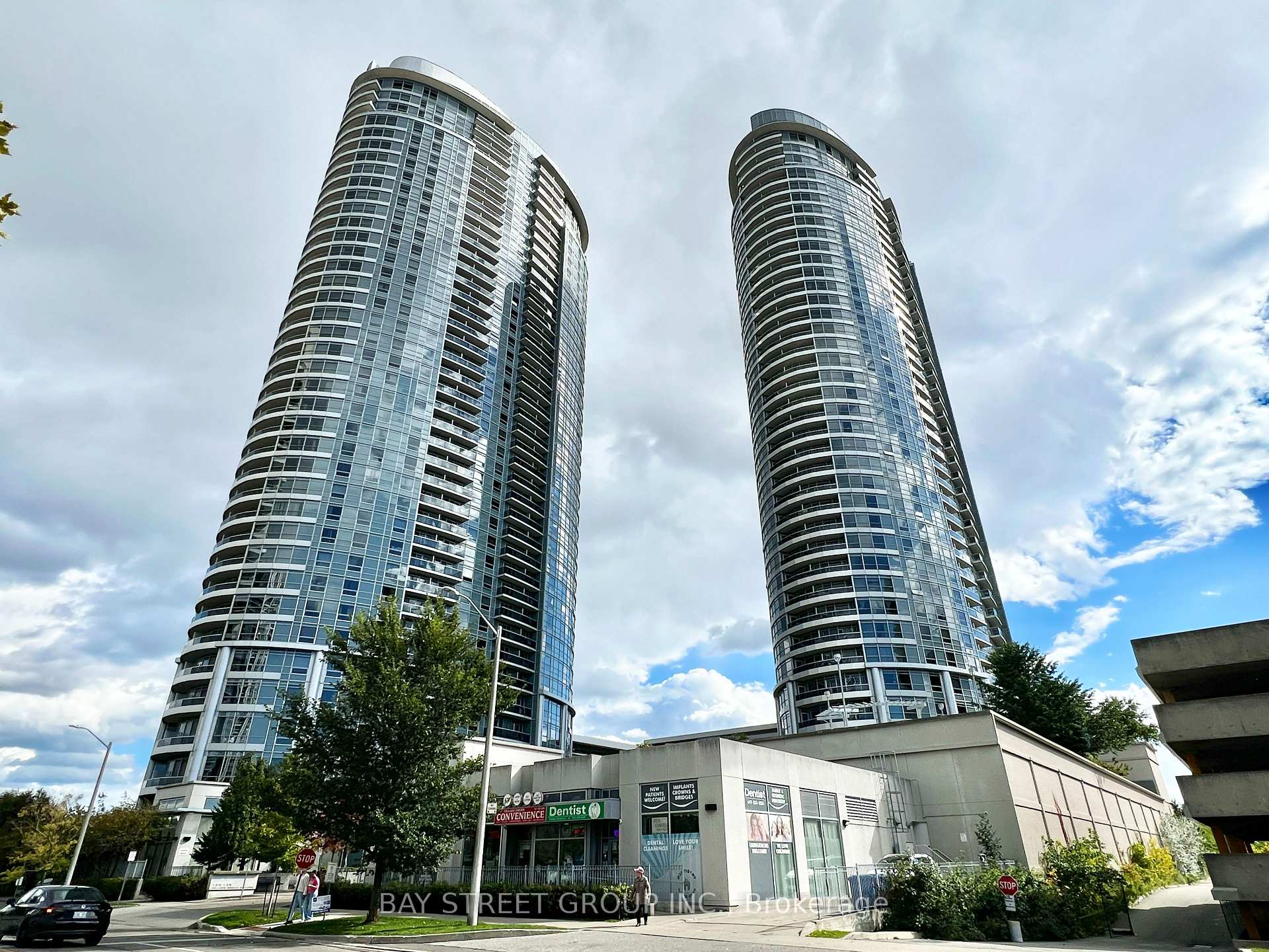 Photo of Unit 2305, 125 Village Green Square