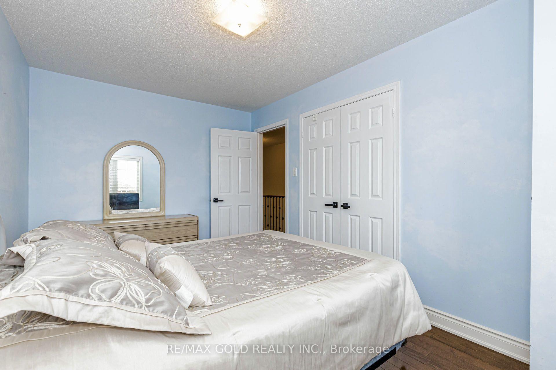 Photo 22 of 36 Summerdale Crescent, Brampton, Fletcher's Meadow — HOMEH
