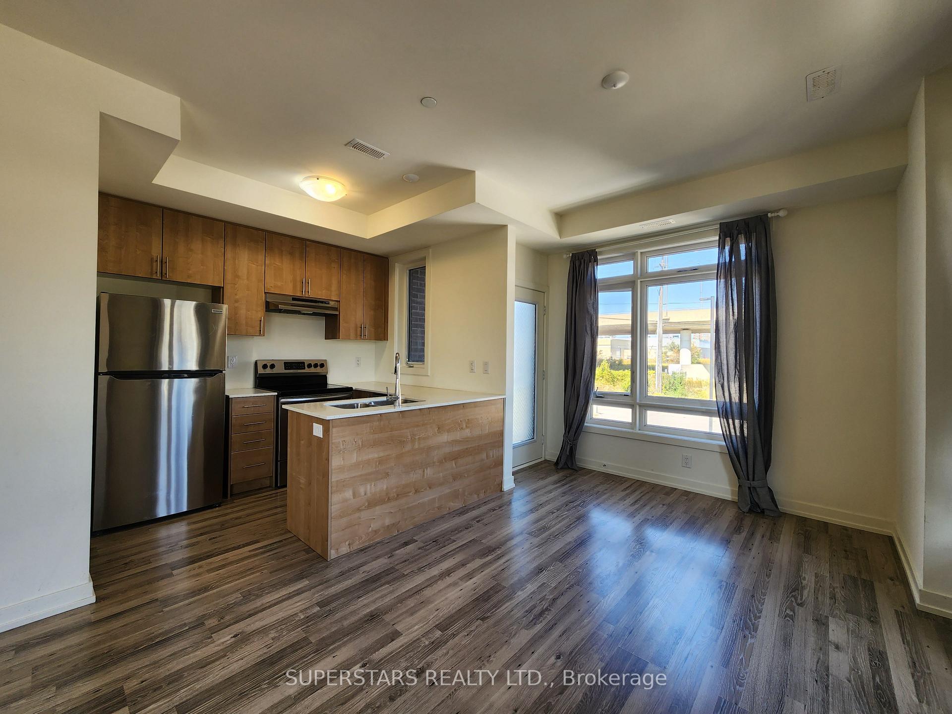 Photo 4 of Unit 37, 370 Red Maple Road, Richmond Hill, Langstaff — HOMEH