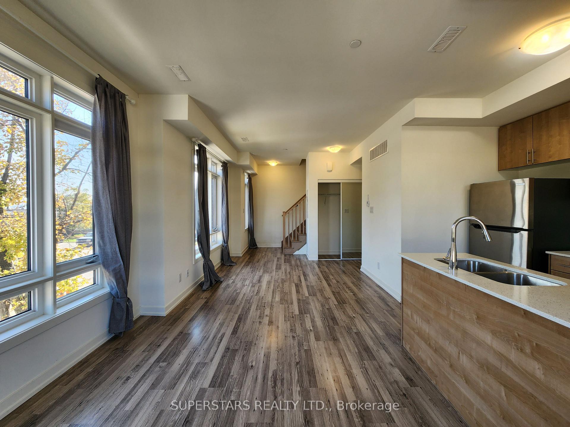 Photo 6 of Unit 37, 370 Red Maple Road, Richmond Hill, Langstaff — HOMEH