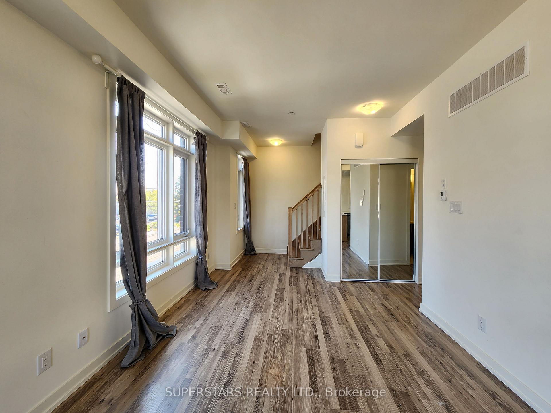 Photo 7 of Unit 37, 370 Red Maple Road, Richmond Hill, Langstaff — HOMEH