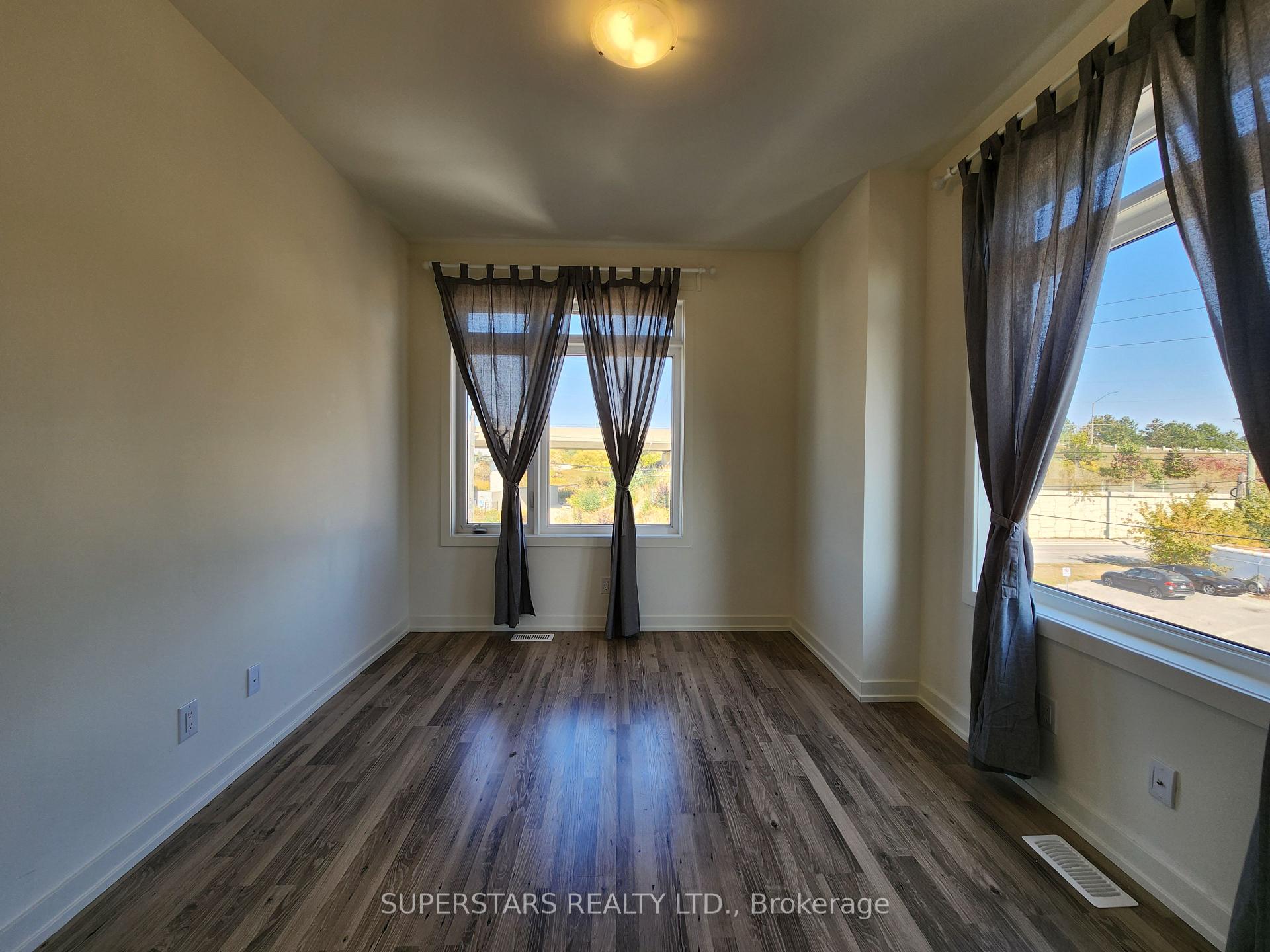 Photo 9 of Unit 37, 370 Red Maple Road, Richmond Hill, Langstaff — HOMEH