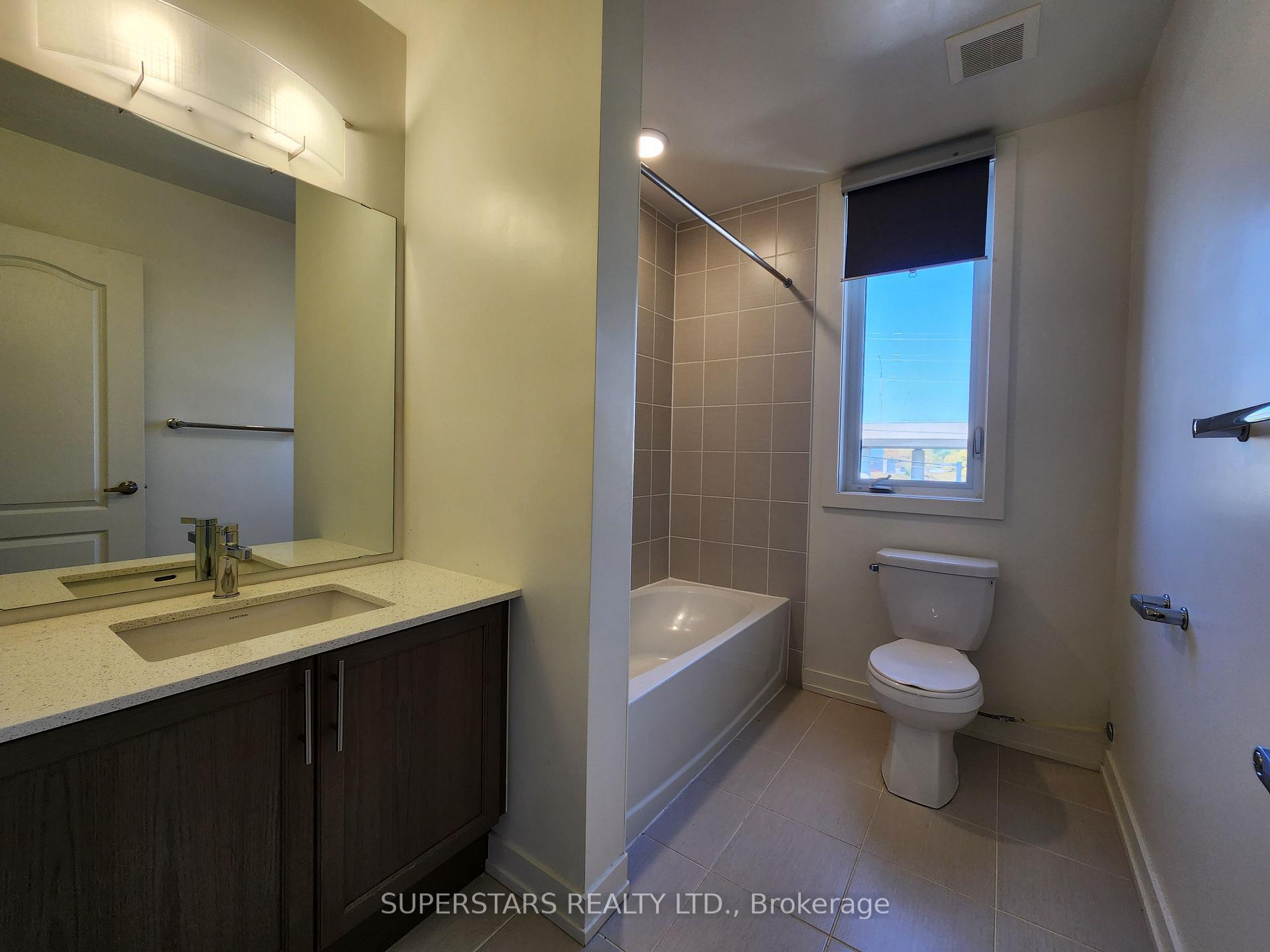 Photo 10 of Unit 37, 370 Red Maple Road, Richmond Hill, Langstaff — HOMEH