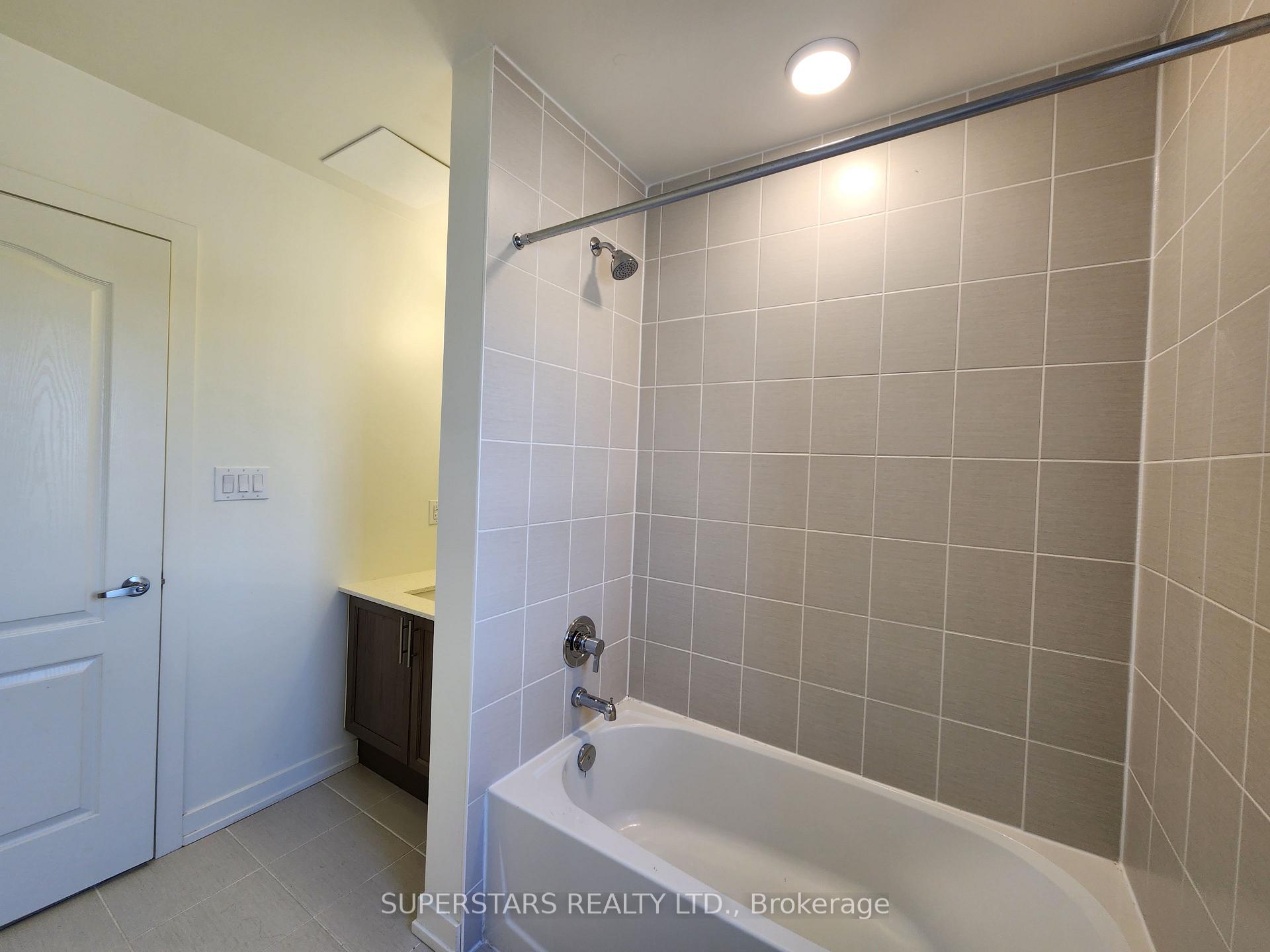 Photo 12 of Unit 37, 370 Red Maple Road, Richmond Hill, Langstaff — HOMEH