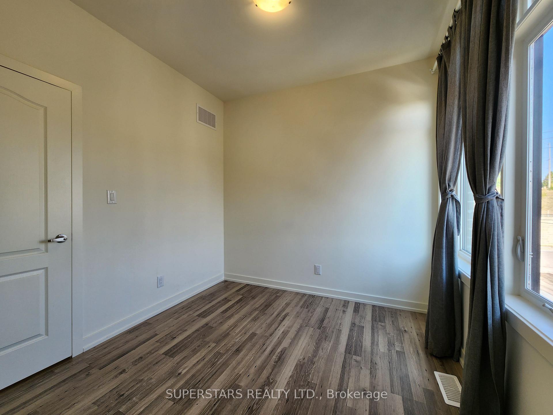 Photo 14 of Unit 37, 370 Red Maple Road, Richmond Hill, Langstaff — HOMEH