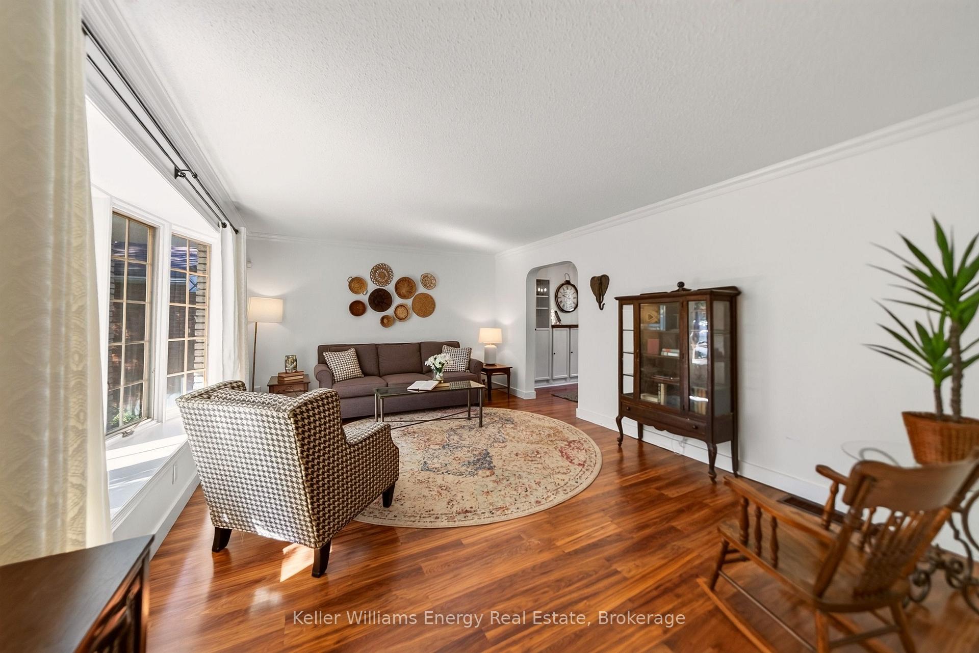 Photo 12 of 28 Briarwood Crescent, Belleville, Belleville Ward — HOMEH