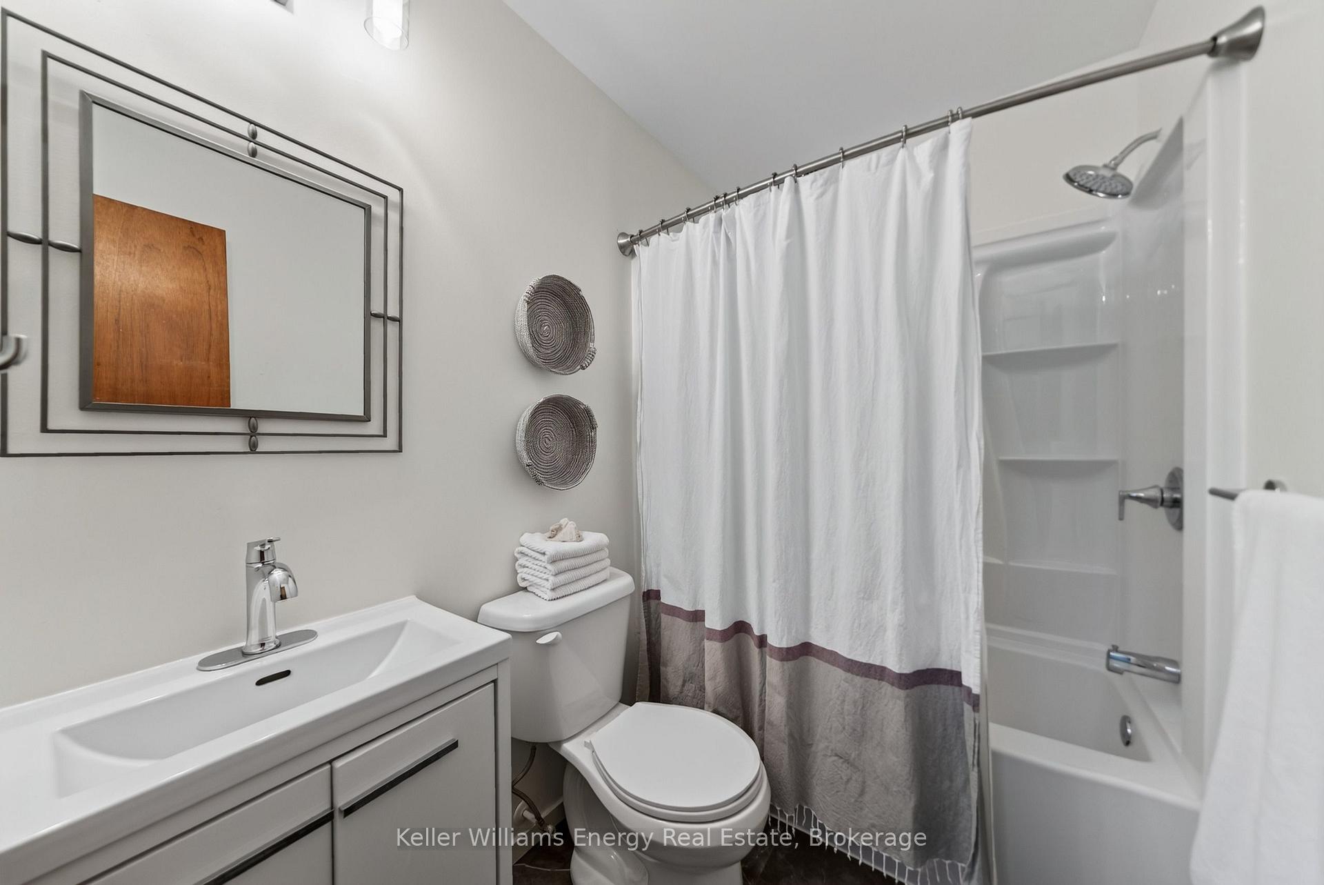 Photo 33 of 28 Briarwood Crescent, Belleville, Belleville Ward — HOMEH