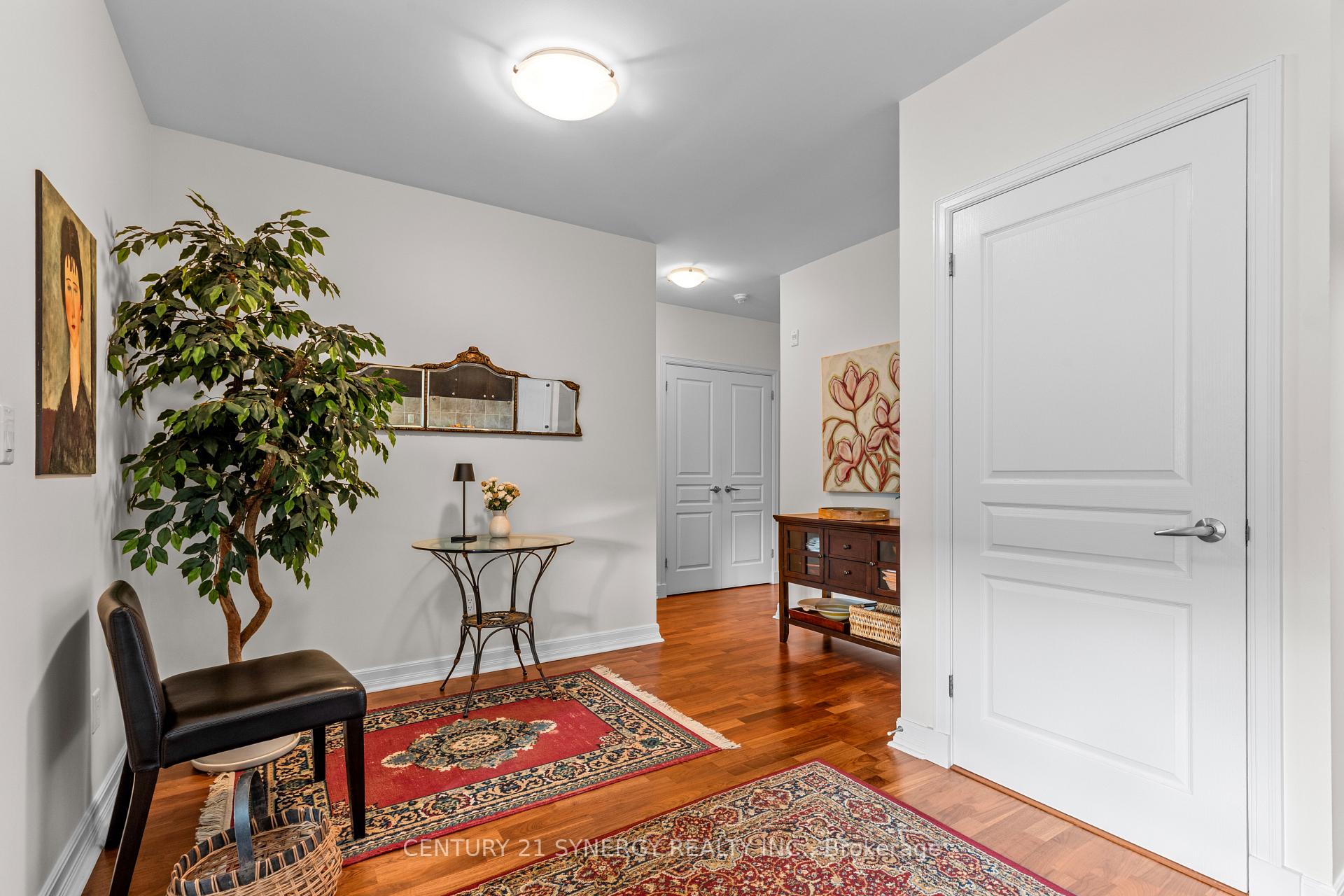 Photo 4 of Unit 501, 200 Besserer Street, Ottawa, Sandy Hill — HOMEH