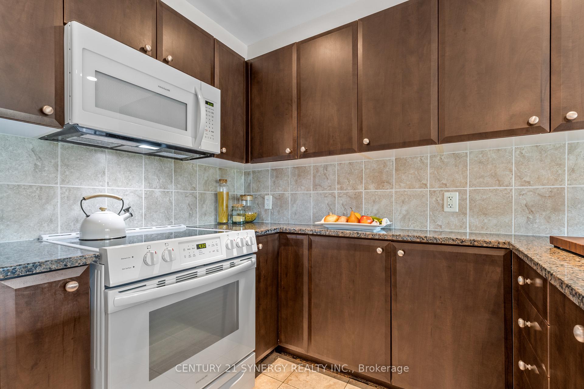 Photo 11 of Unit 501, 200 Besserer Street, Ottawa, Sandy Hill — HOMEH
