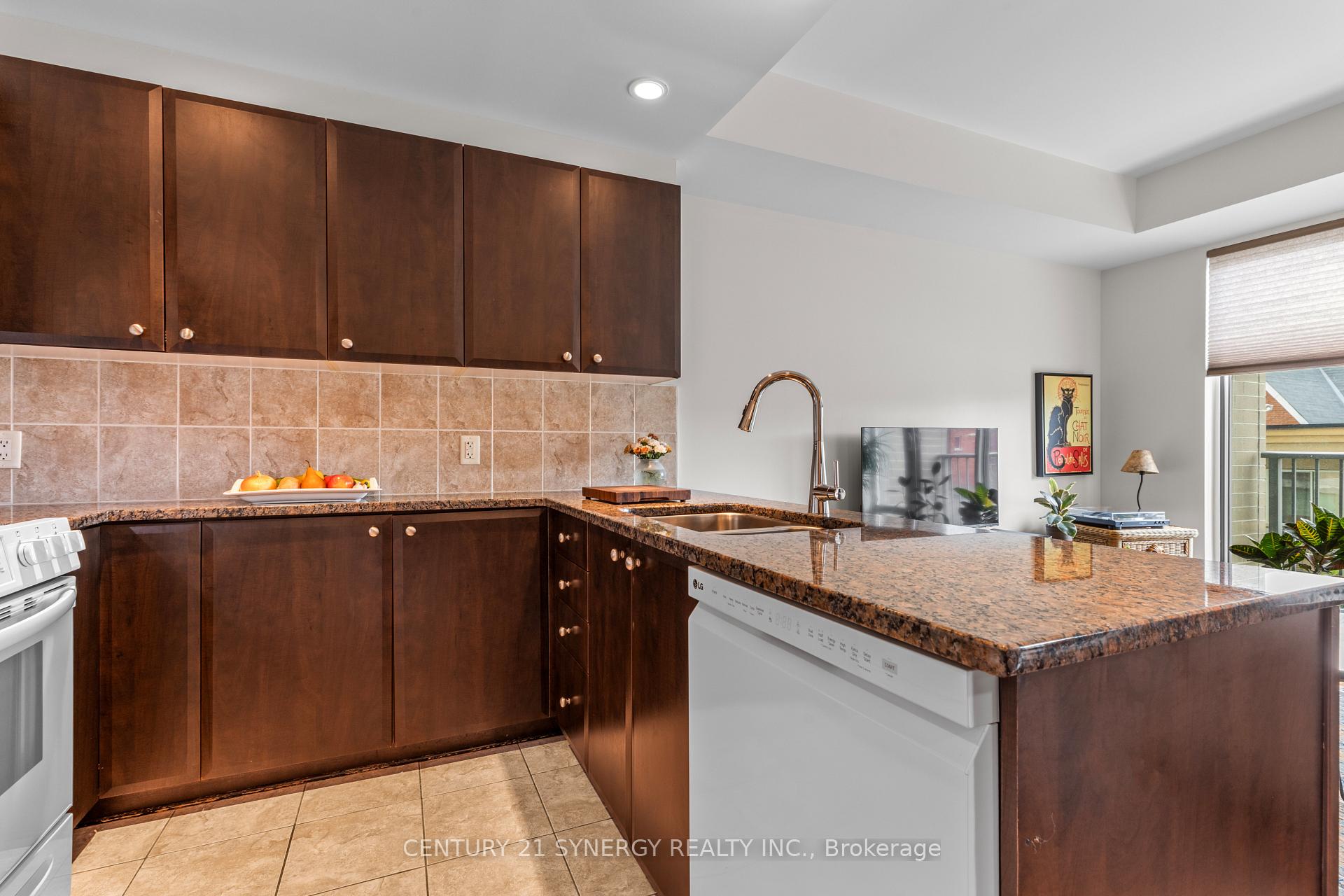 Photo 12 of Unit 501, 200 Besserer Street, Ottawa, Sandy Hill — HOMEH
