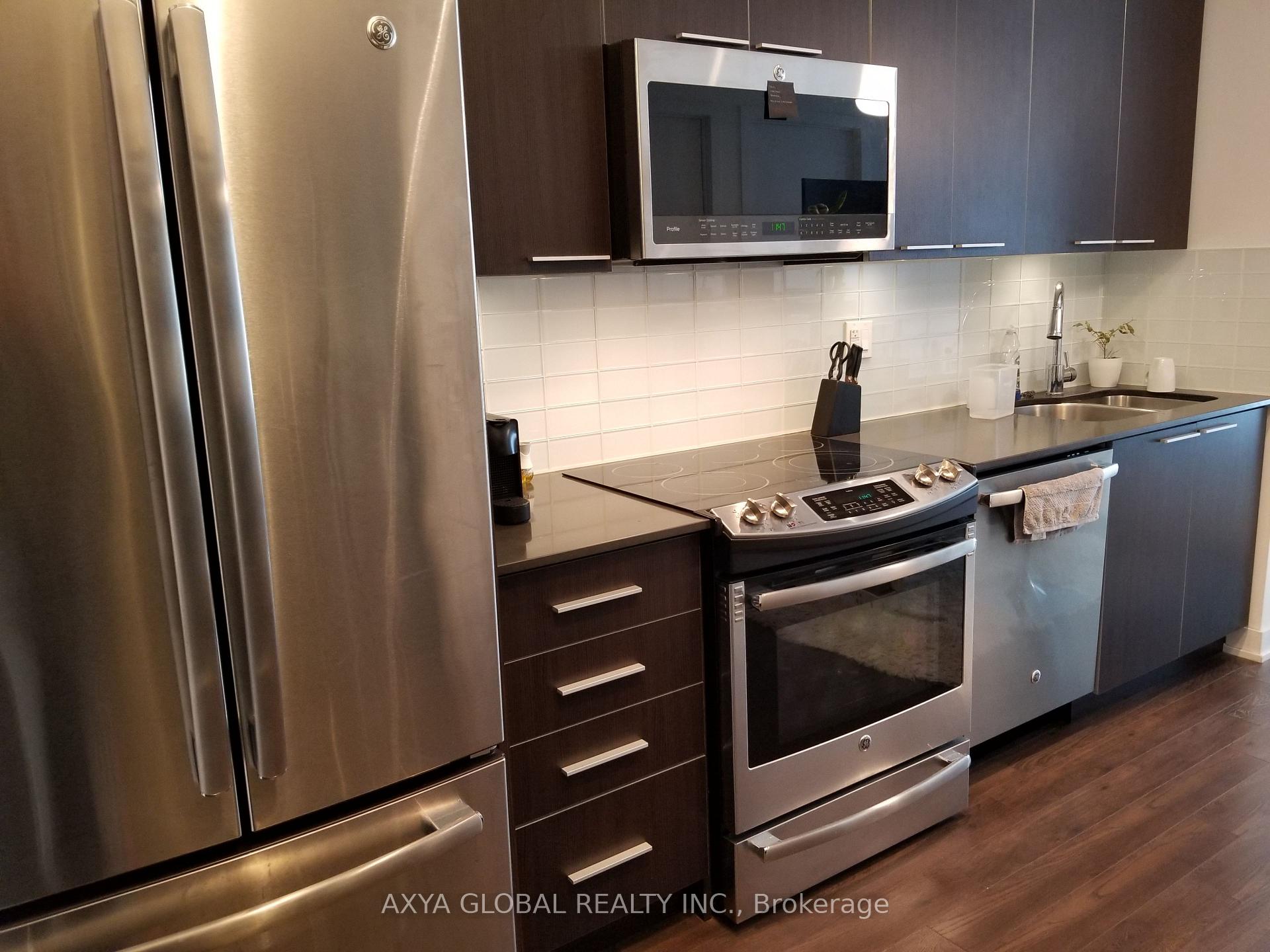 Photo 8 of Unit 1006, 10 Park Lawn Road, Etobicoke, Mimico — HOMEH