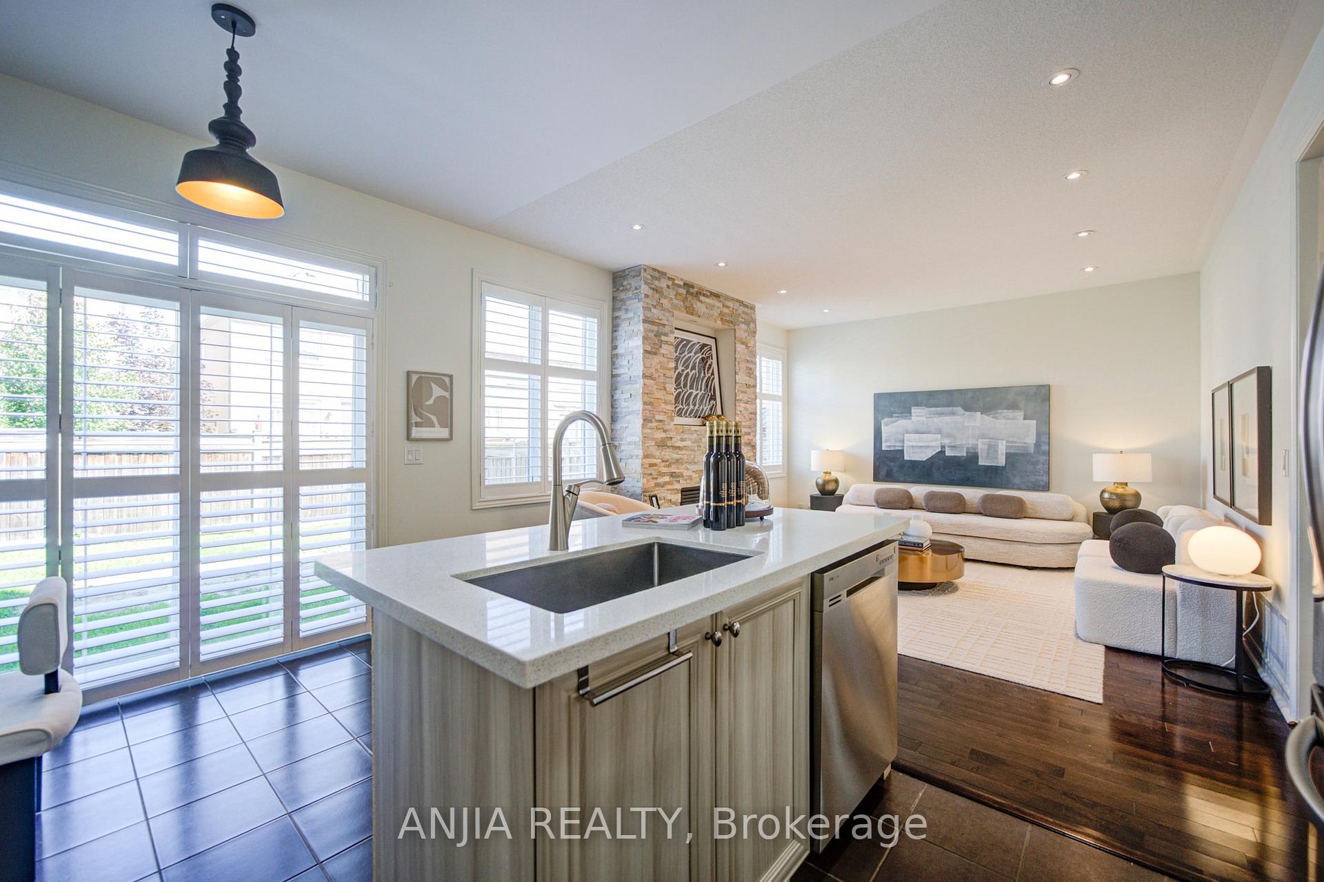 Photo 20 of 68 Old Field Crescent, East Gwillimbury, Rural East Gwillimbury — HOMEH