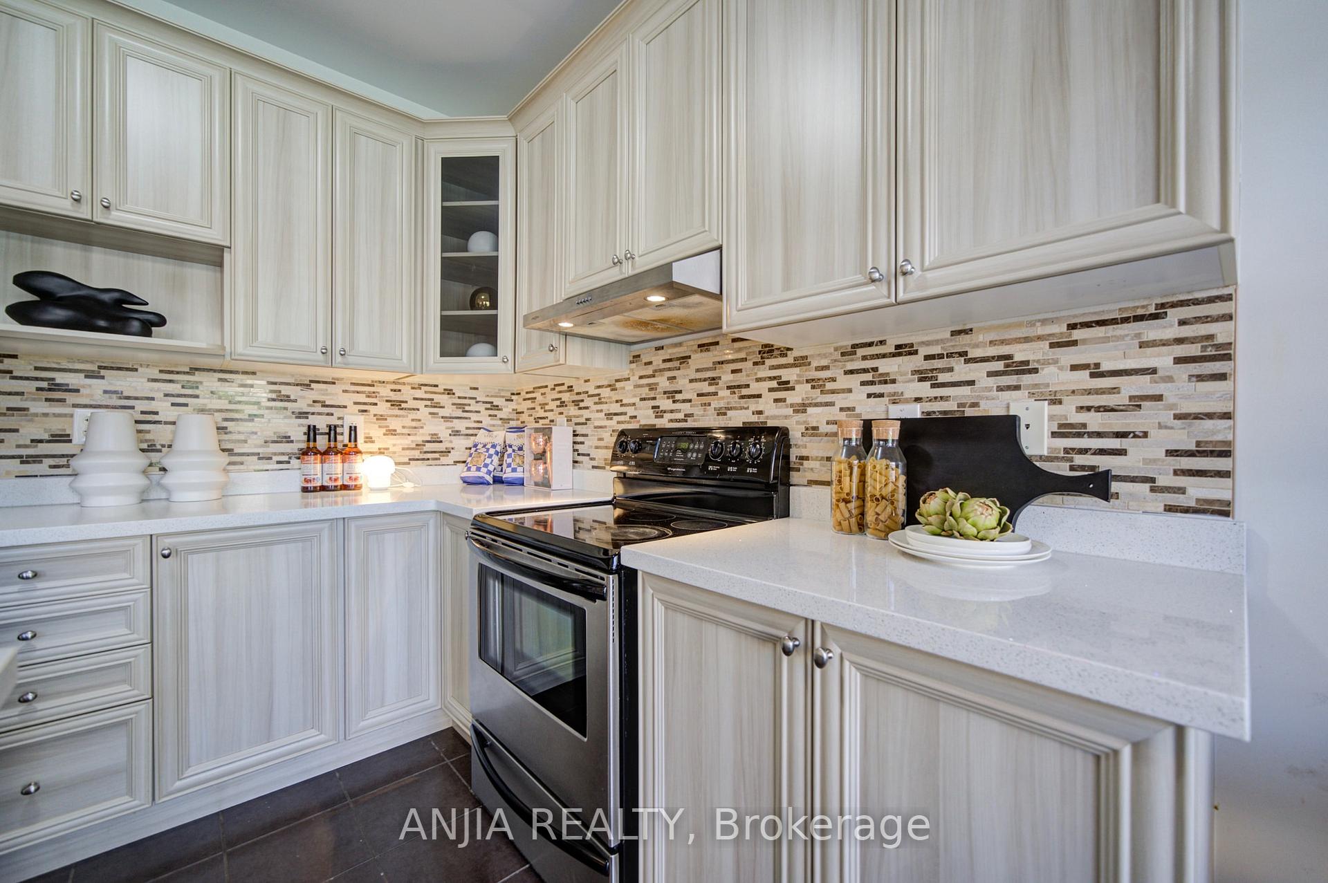 Photo 23 of 68 Old Field Crescent, East Gwillimbury, Rural East Gwillimbury — HOMEH