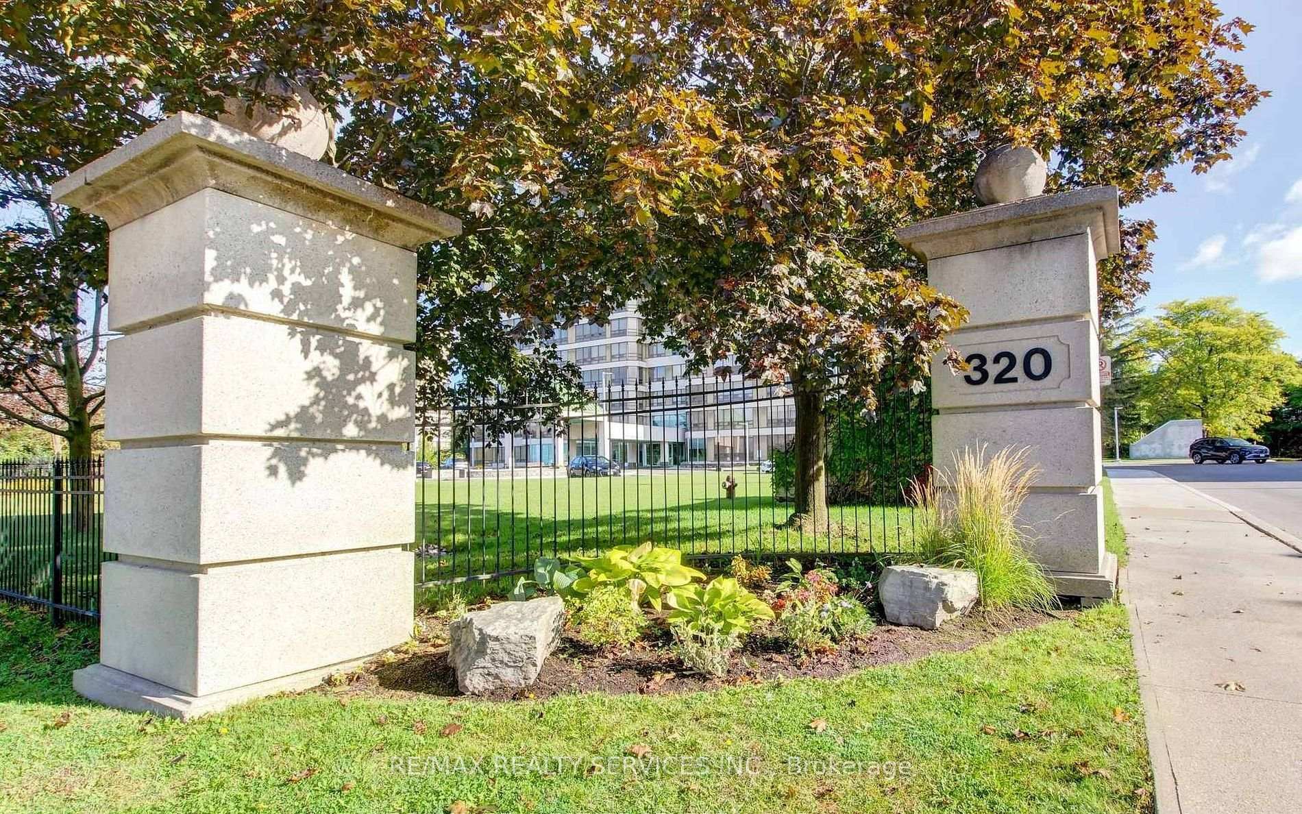 Photo 2 of Unit 104, 320 Mill Street S, Brampton, Brampton South — HOMEH