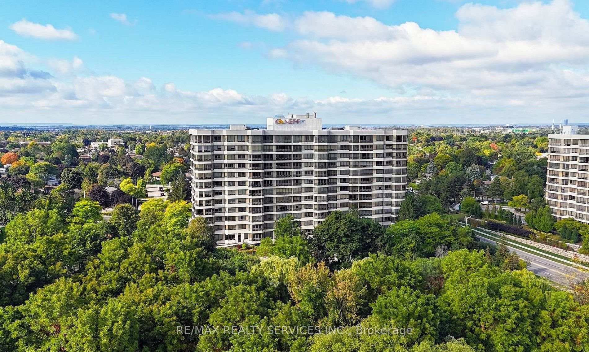 Photo 3 of Unit 104, 320 Mill Street S, Brampton, Brampton South — HOMEH
