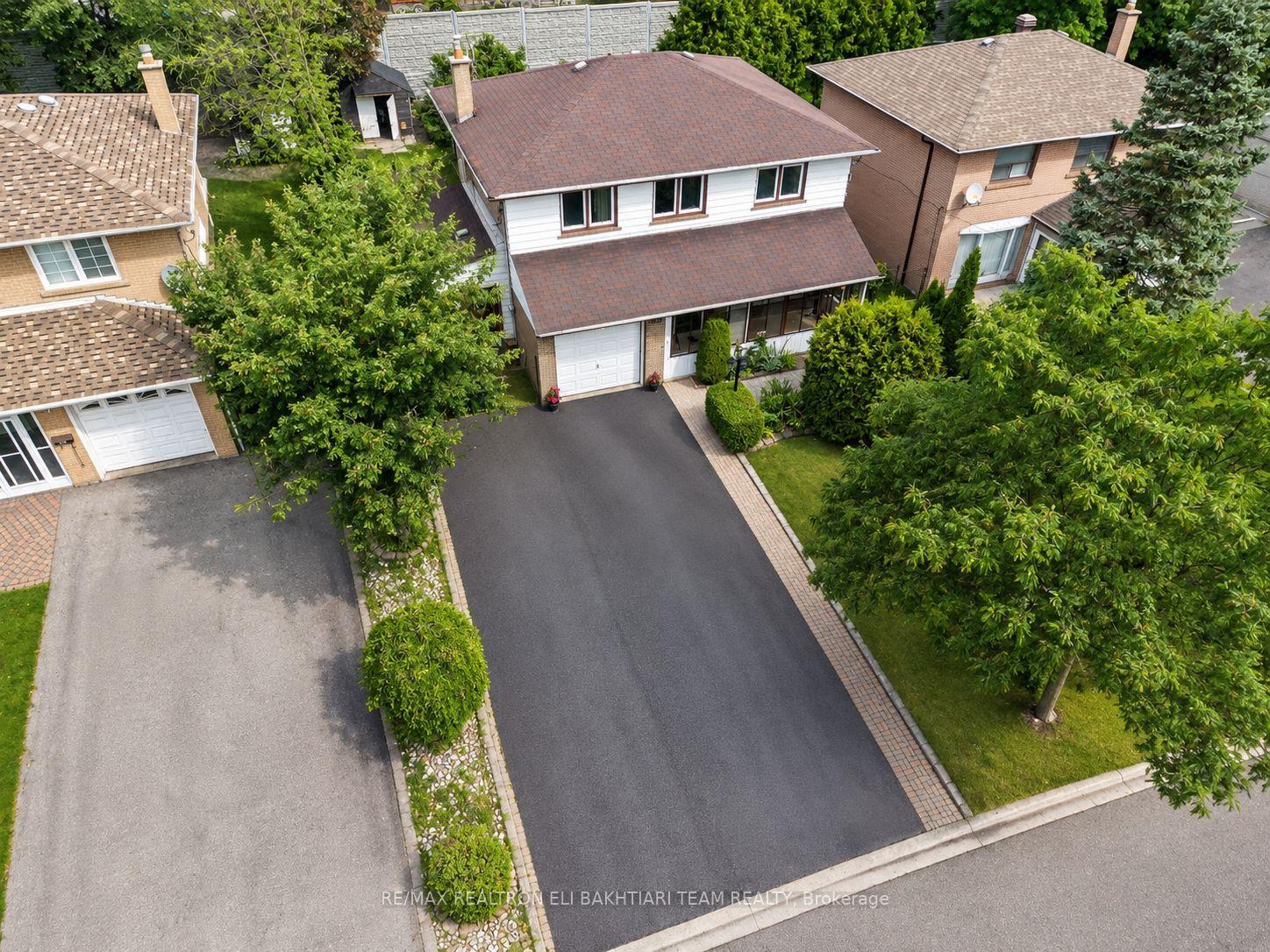 Photo 3 of 180 Woodsworth Road, North York, St. Andrew-Windfields — HOMEH