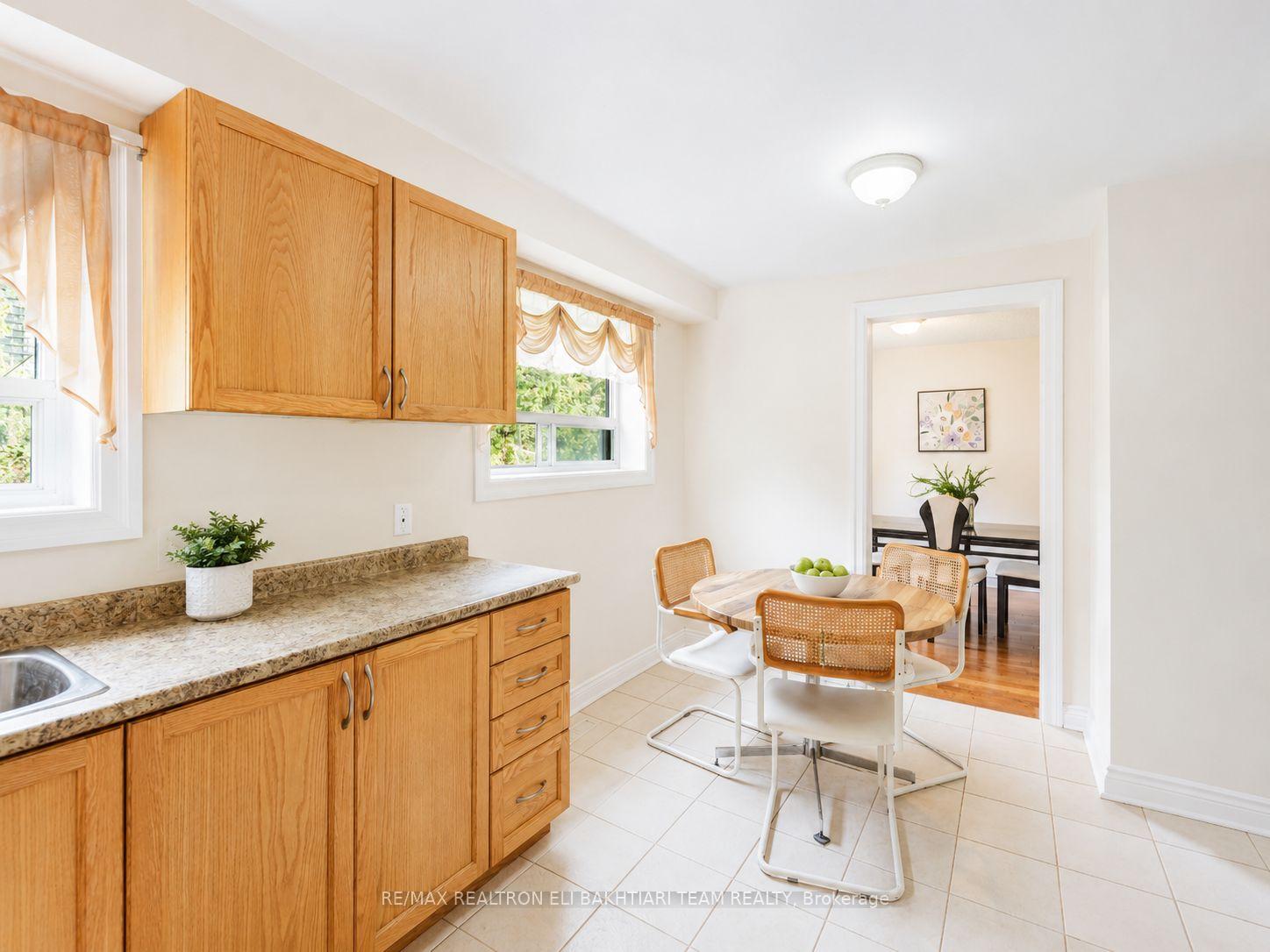 Photo 15 of 180 Woodsworth Road, North York, St. Andrew-Windfields — HOMEH