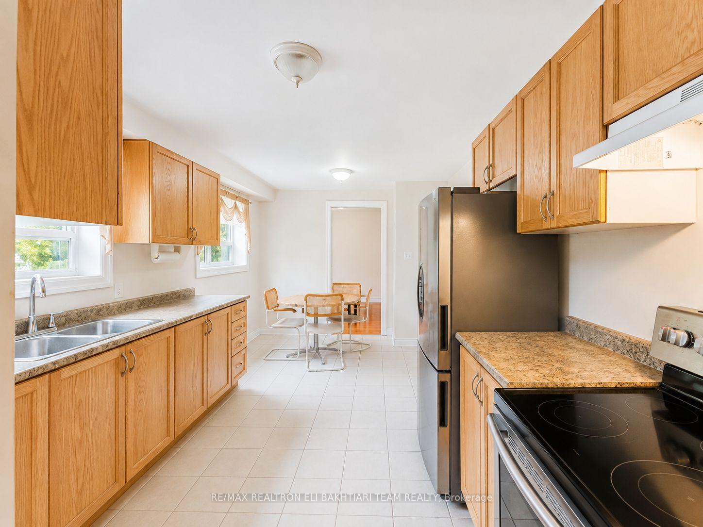 Photo 16 of 180 Woodsworth Road, North York, St. Andrew-Windfields — HOMEH