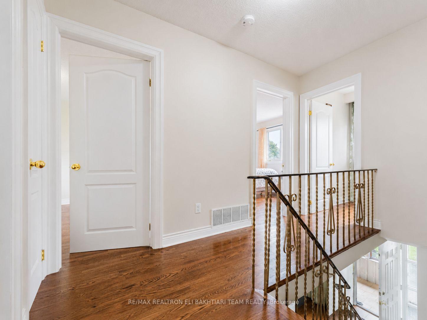 Photo 23 of 180 Woodsworth Road, North York, St. Andrew-Windfields — HOMEH