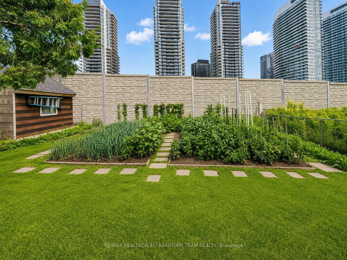 Photo 37 of 180 Woodsworth Road, North York, St. Andrew-Windfields — HOMEH
