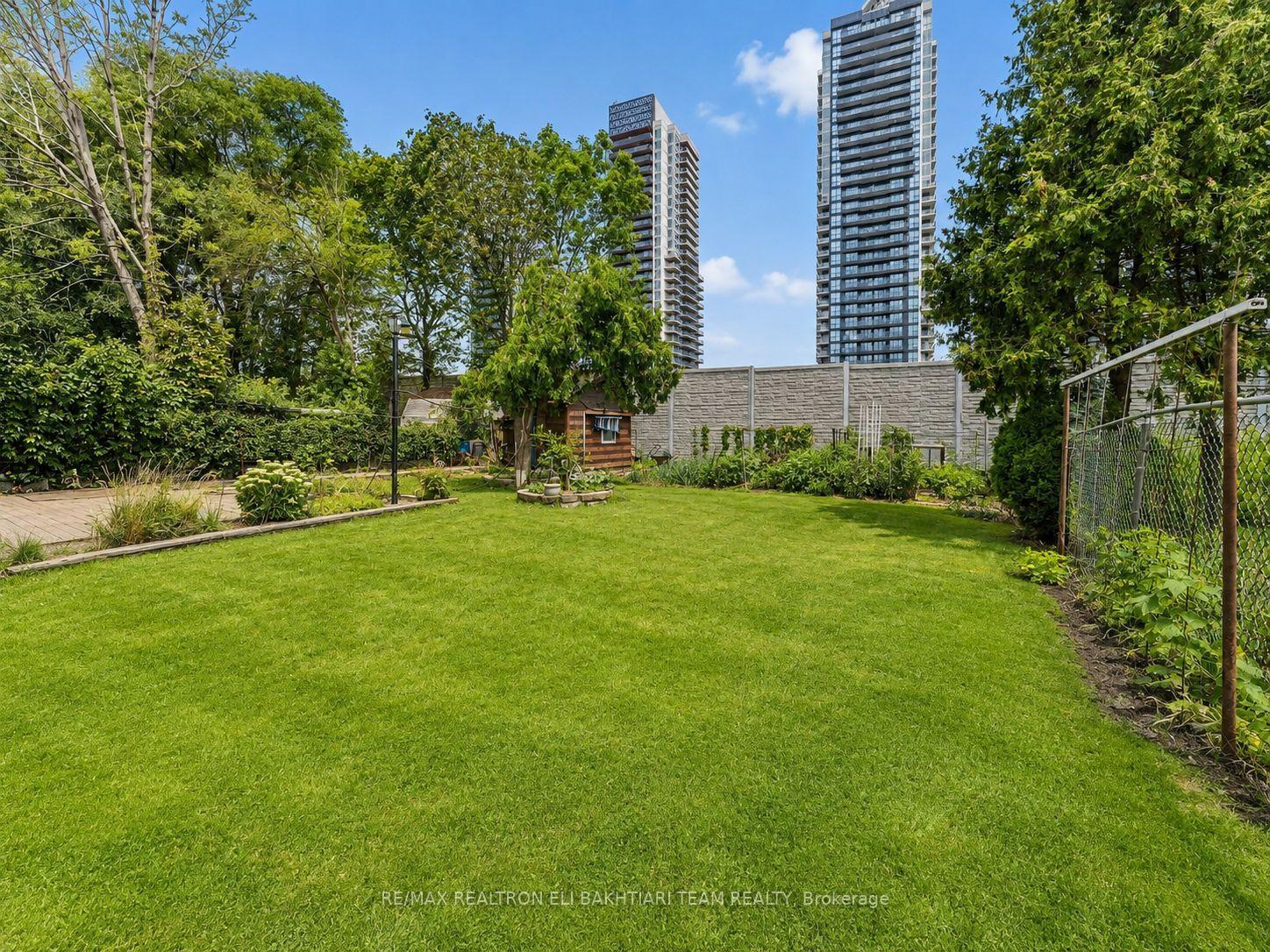 Photo 38 of 180 Woodsworth Road, North York, St. Andrew-Windfields — HOMEH
