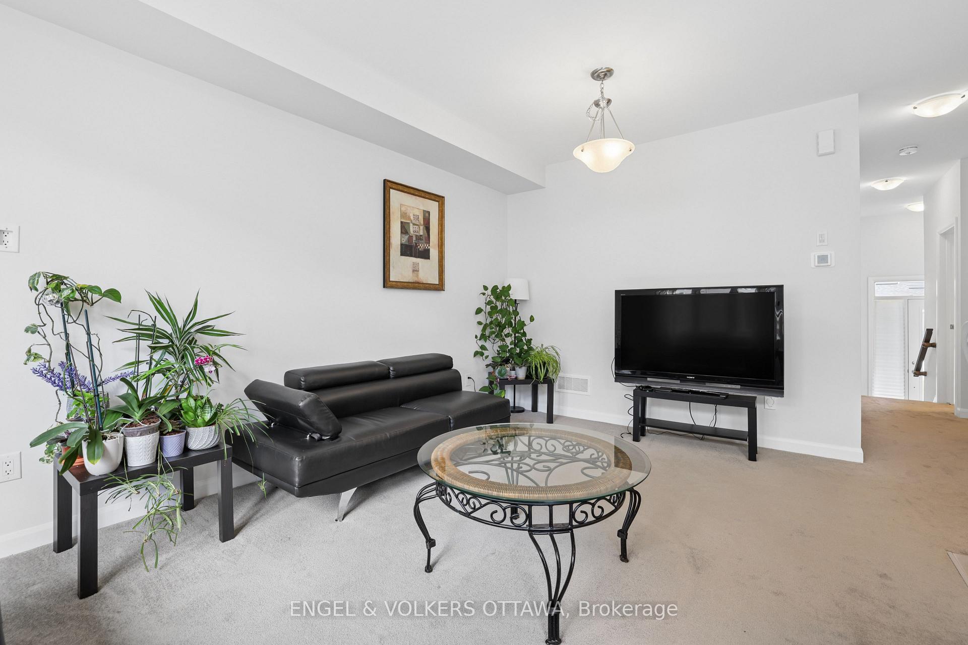 Photo 8 of 185 Chakra Street, Ottawa, Barrhaven - Heritage Park — HOMEH