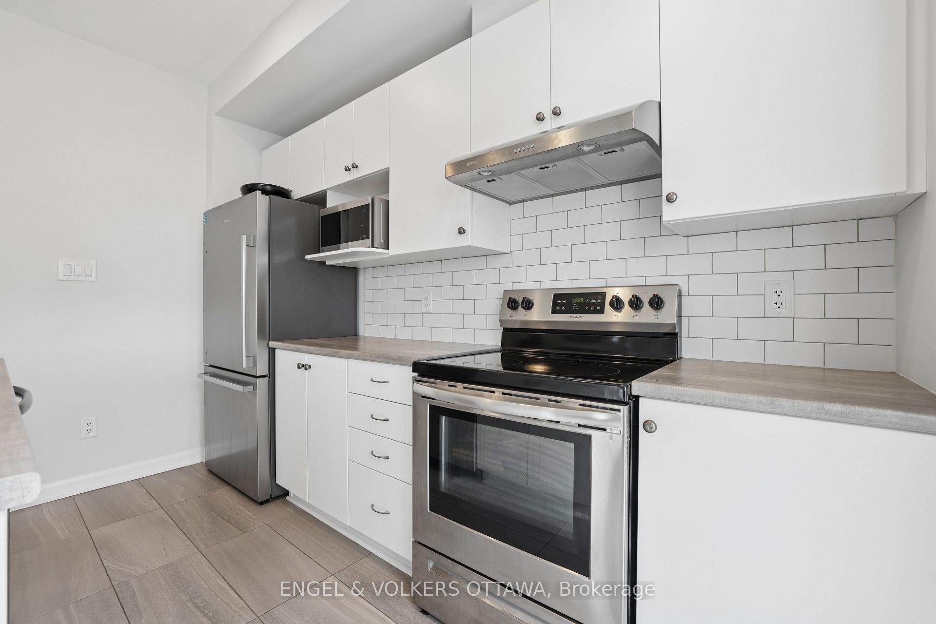 Photo 10 of 185 Chakra Street, Ottawa, Barrhaven - Heritage Park — HOMEH