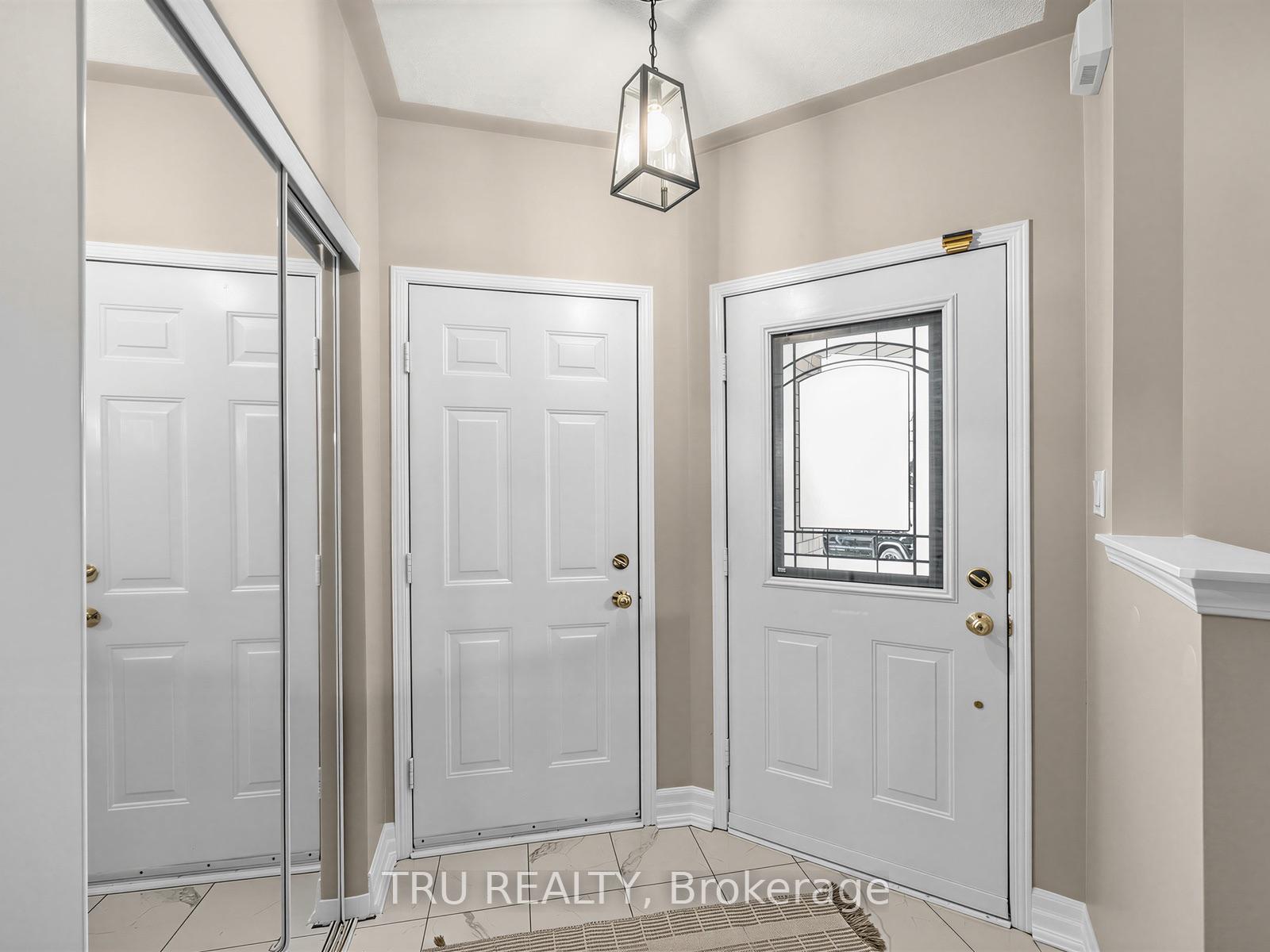 Photo 5 of 63 Russell Street, Halton Hills, Georgetown — HOMEH