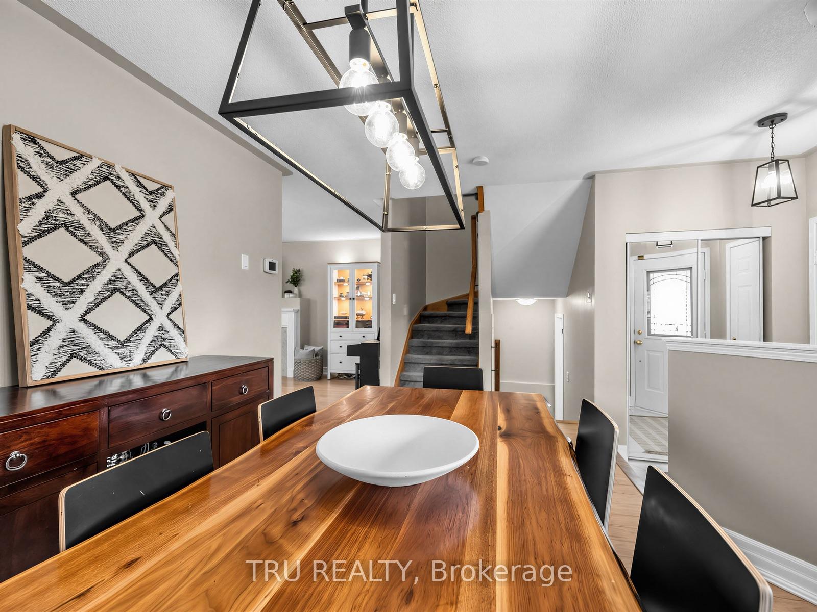 Photo 9 of 63 Russell Street, Halton Hills, Georgetown — HOMEH
