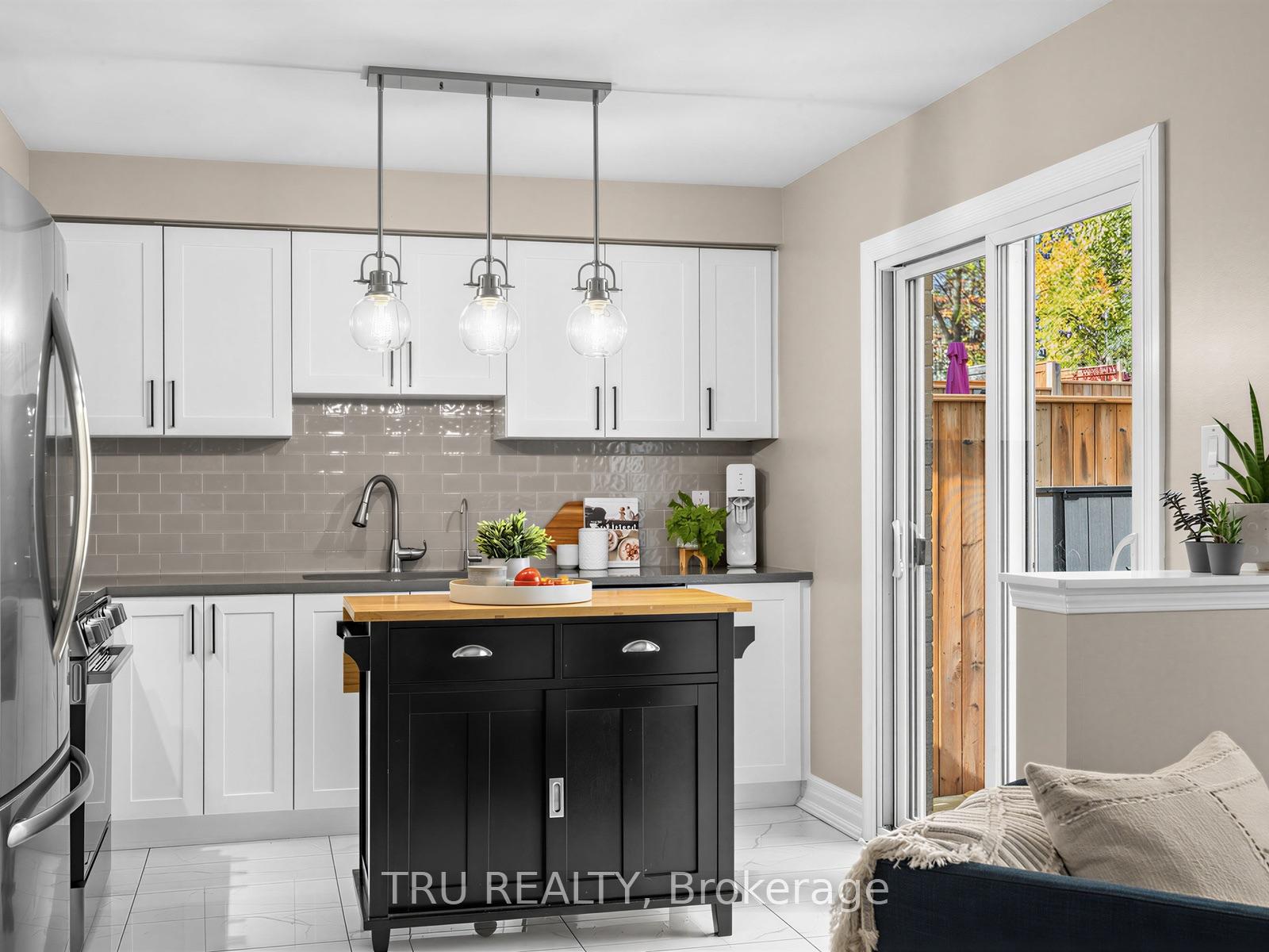 Photo 14 of 63 Russell Street, Halton Hills, Georgetown — HOMEH