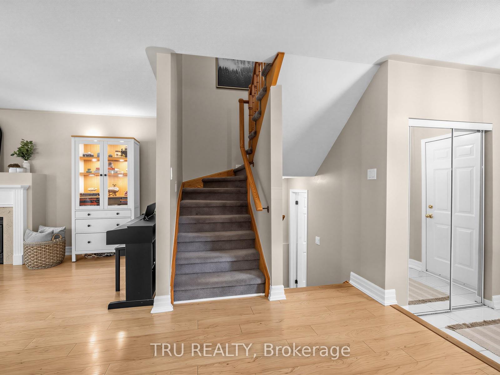 Photo 22 of 63 Russell Street, Halton Hills, Georgetown — HOMEH