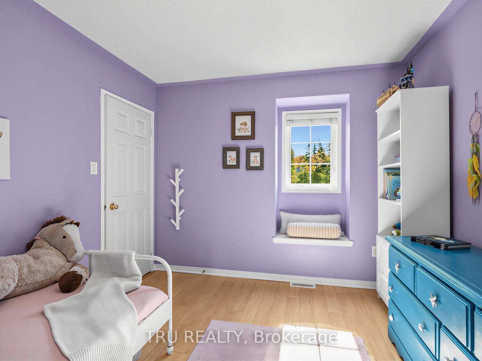 Photo 24 of 63 Russell Street, Halton Hills, Georgetown — HOMEH