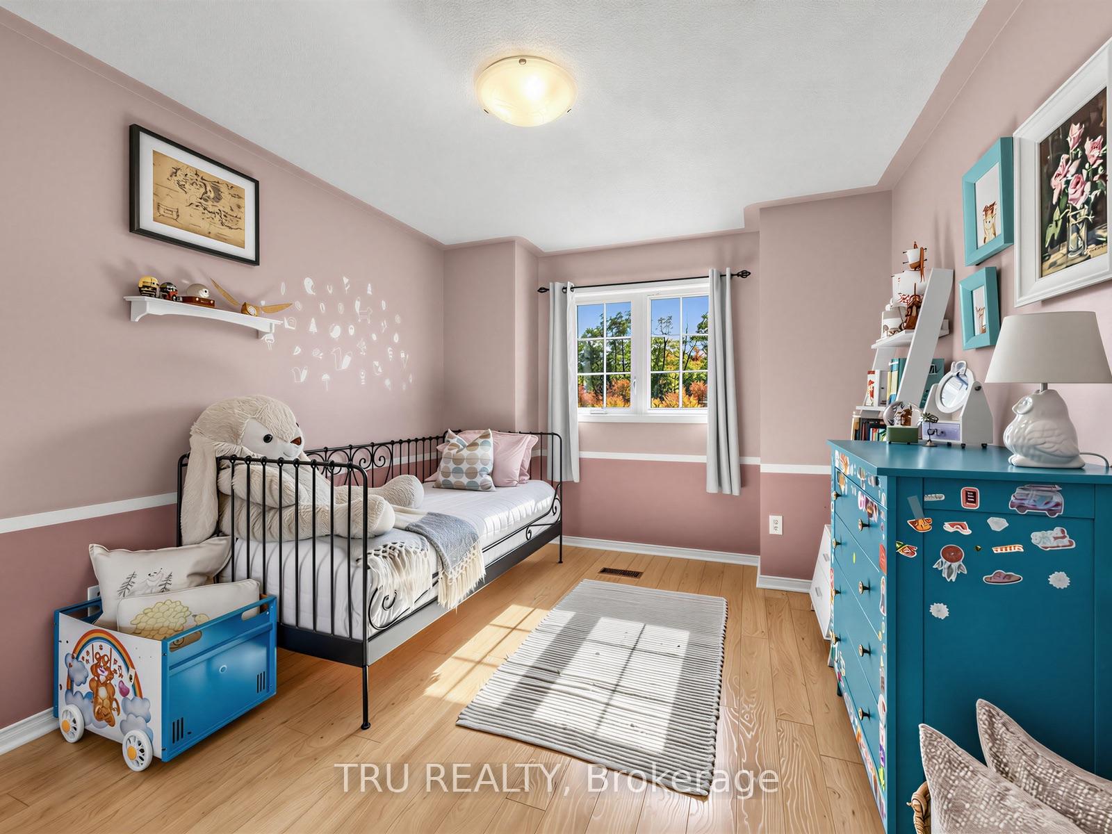 Photo 26 of 63 Russell Street, Halton Hills, Georgetown — HOMEH