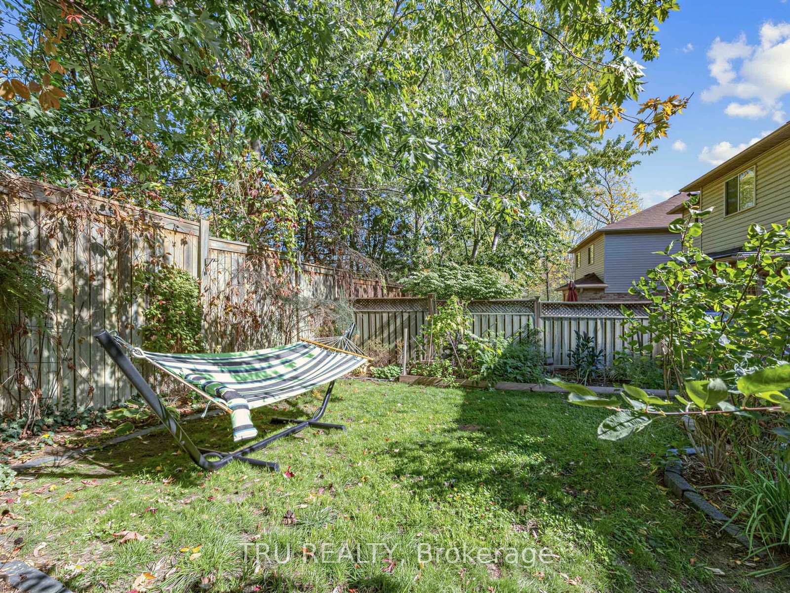 Photo 42 of 63 Russell Street, Halton Hills, Georgetown — HOMEH