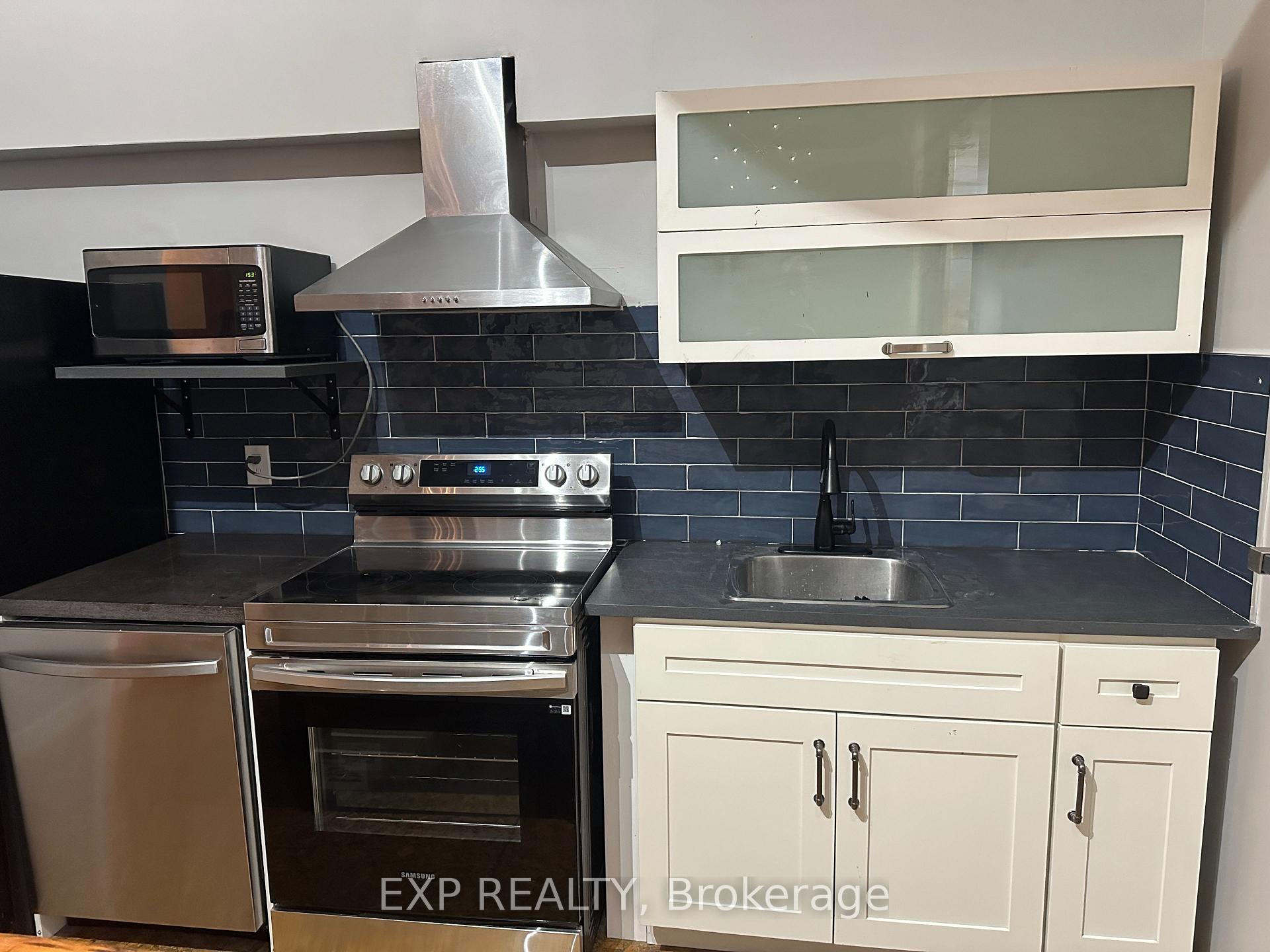 Photo 32 of Unit 2474, 2480 Dundas Street W, Toronto, High Park North — HOMEH