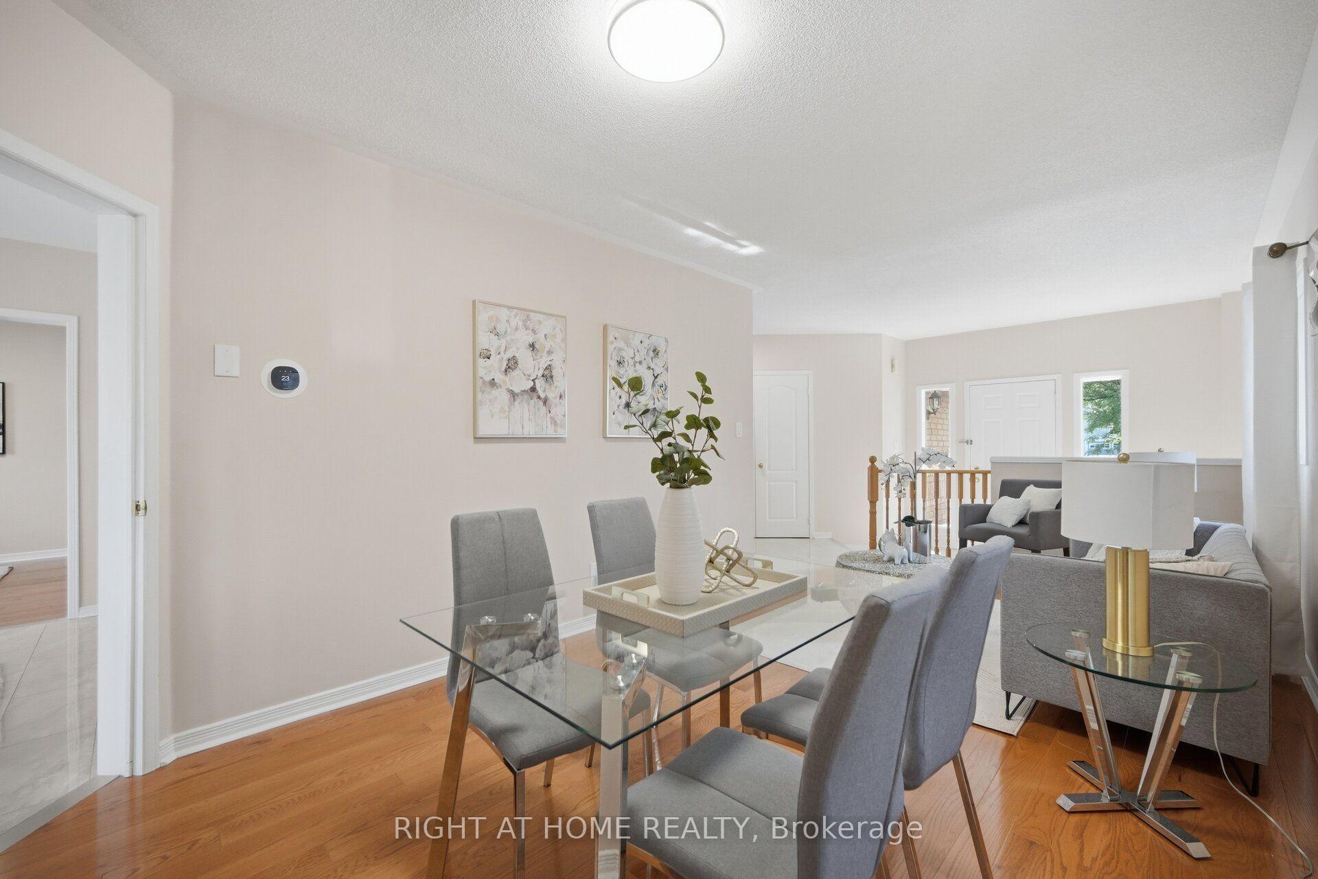 Photo 7 of 975 Mantle Crescent, Mississauga, East Credit — HOMEH
