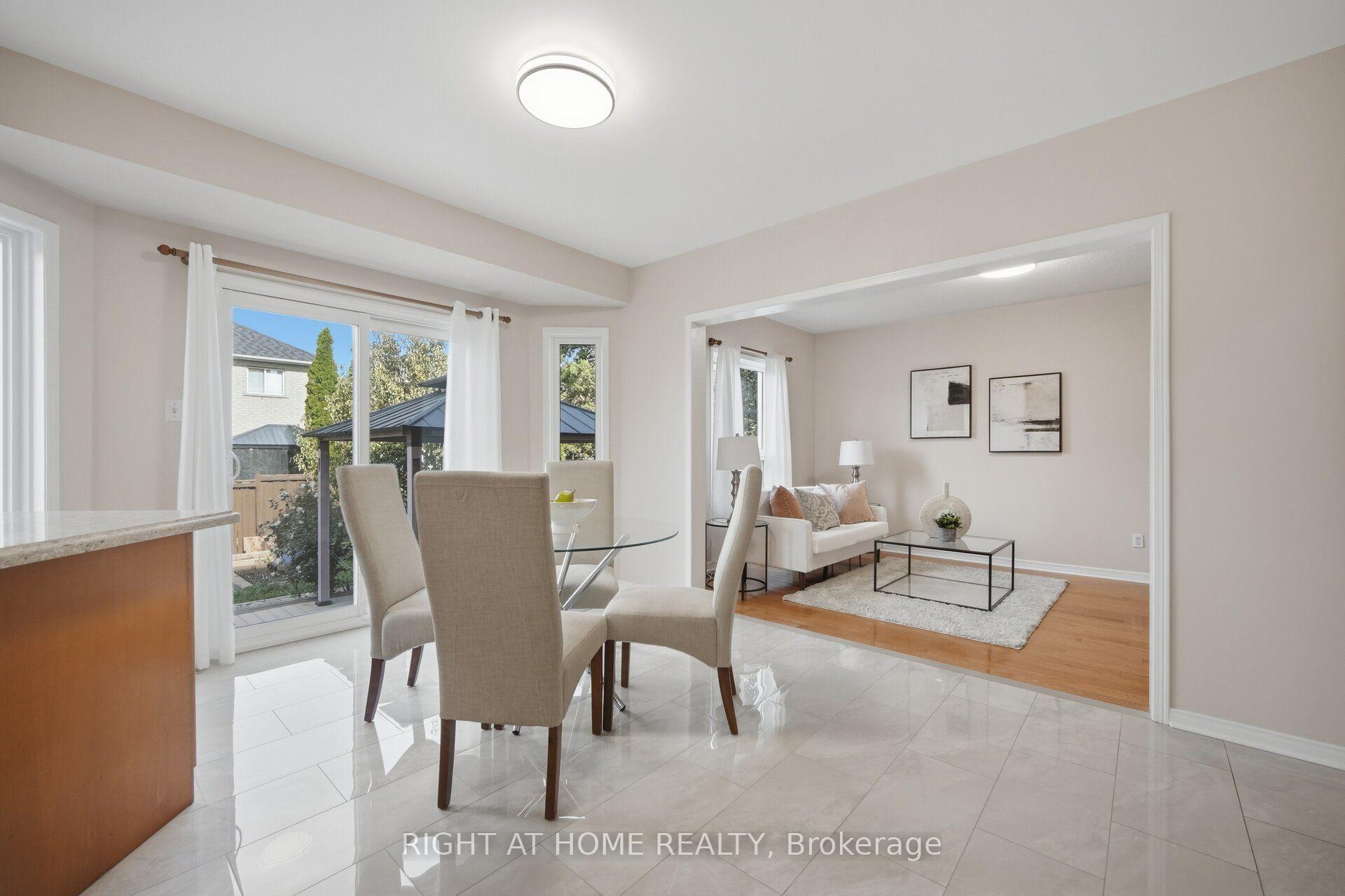 Photo 13 of 975 Mantle Crescent, Mississauga, East Credit — HOMEH