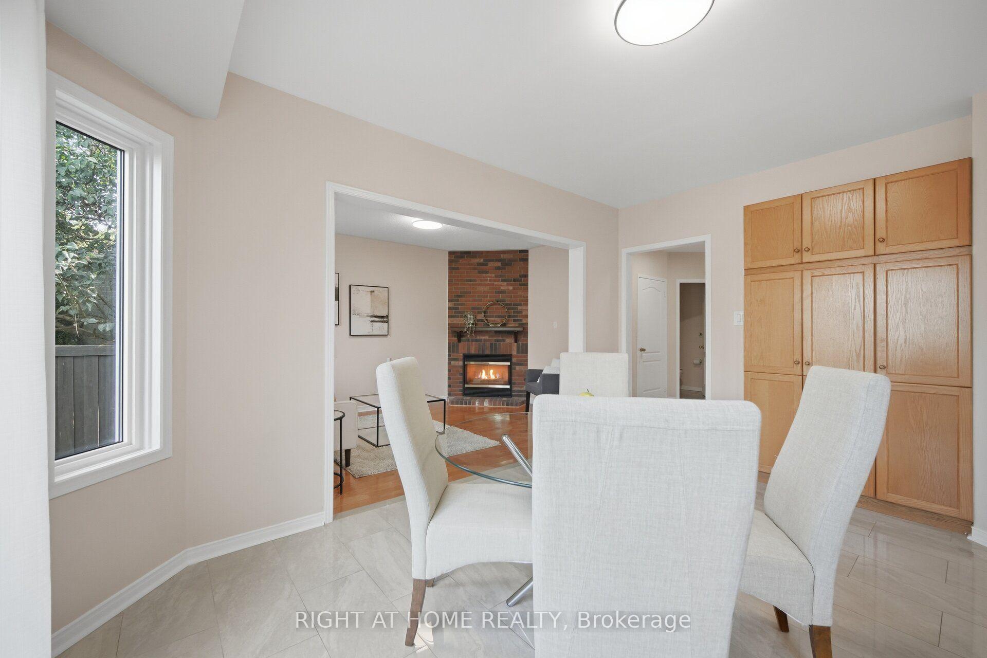Photo 14 of 975 Mantle Crescent, Mississauga, East Credit — HOMEH