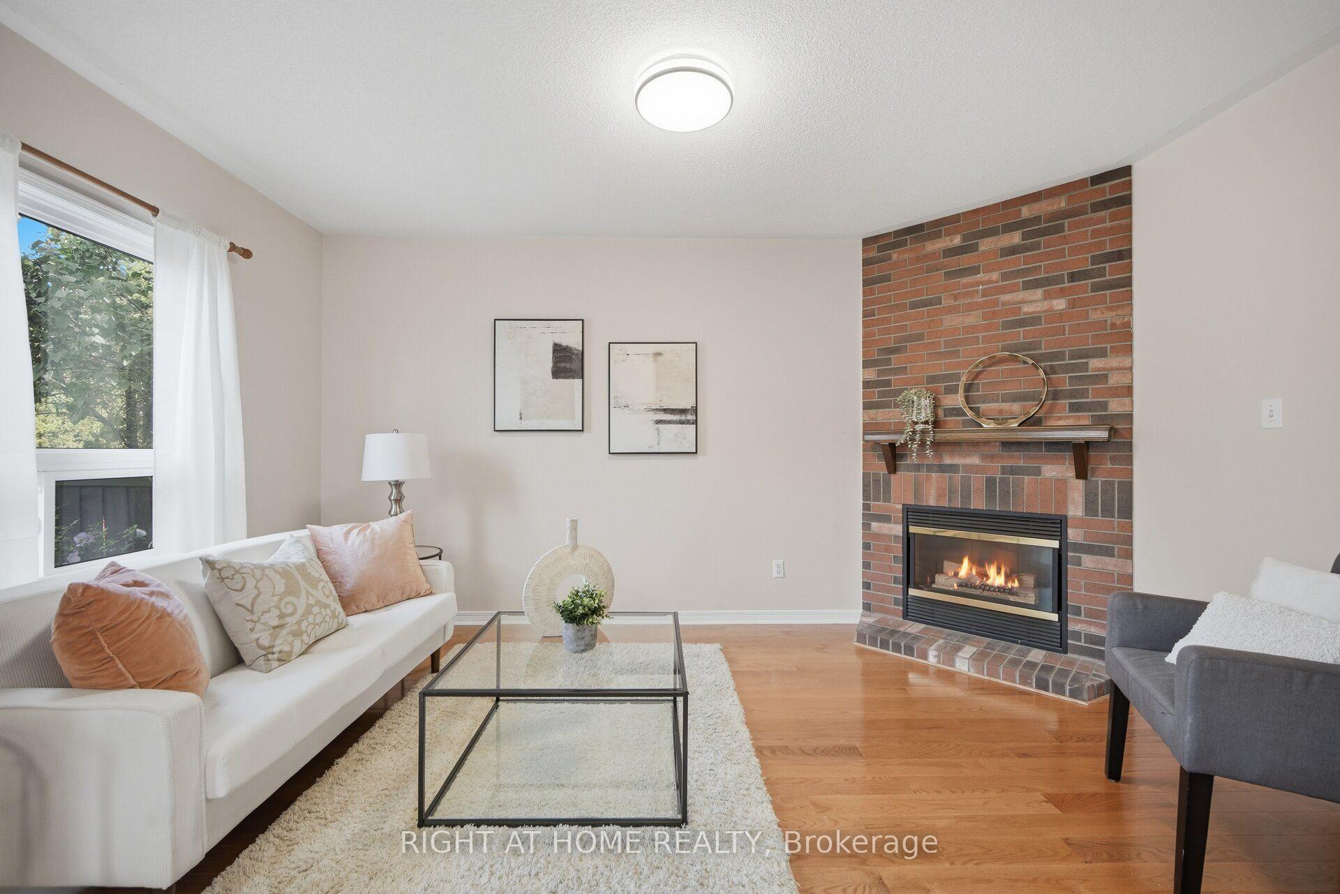 Photo 15 of 975 Mantle Crescent, Mississauga, East Credit — HOMEH