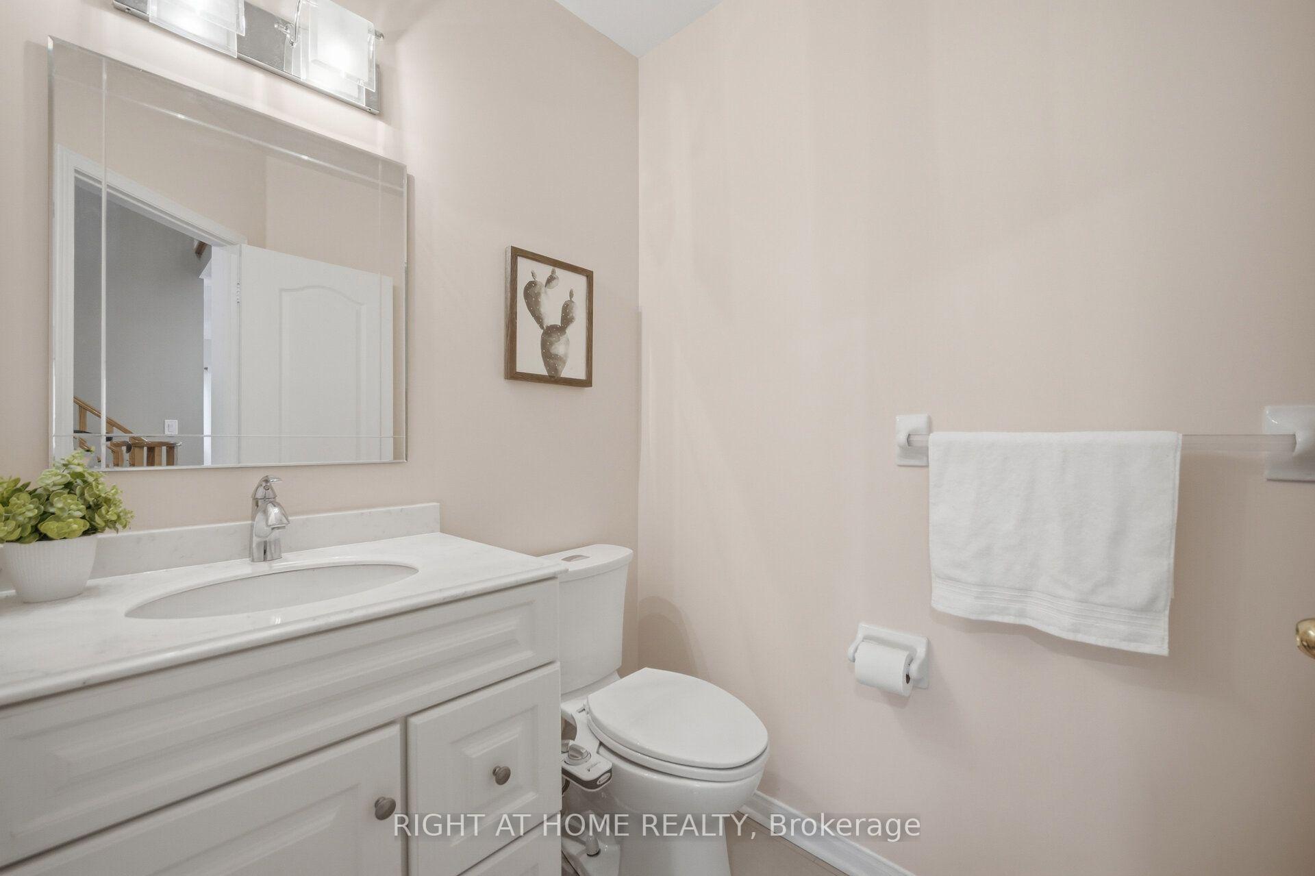 Photo 18 of 975 Mantle Crescent, Mississauga, East Credit — HOMEH
