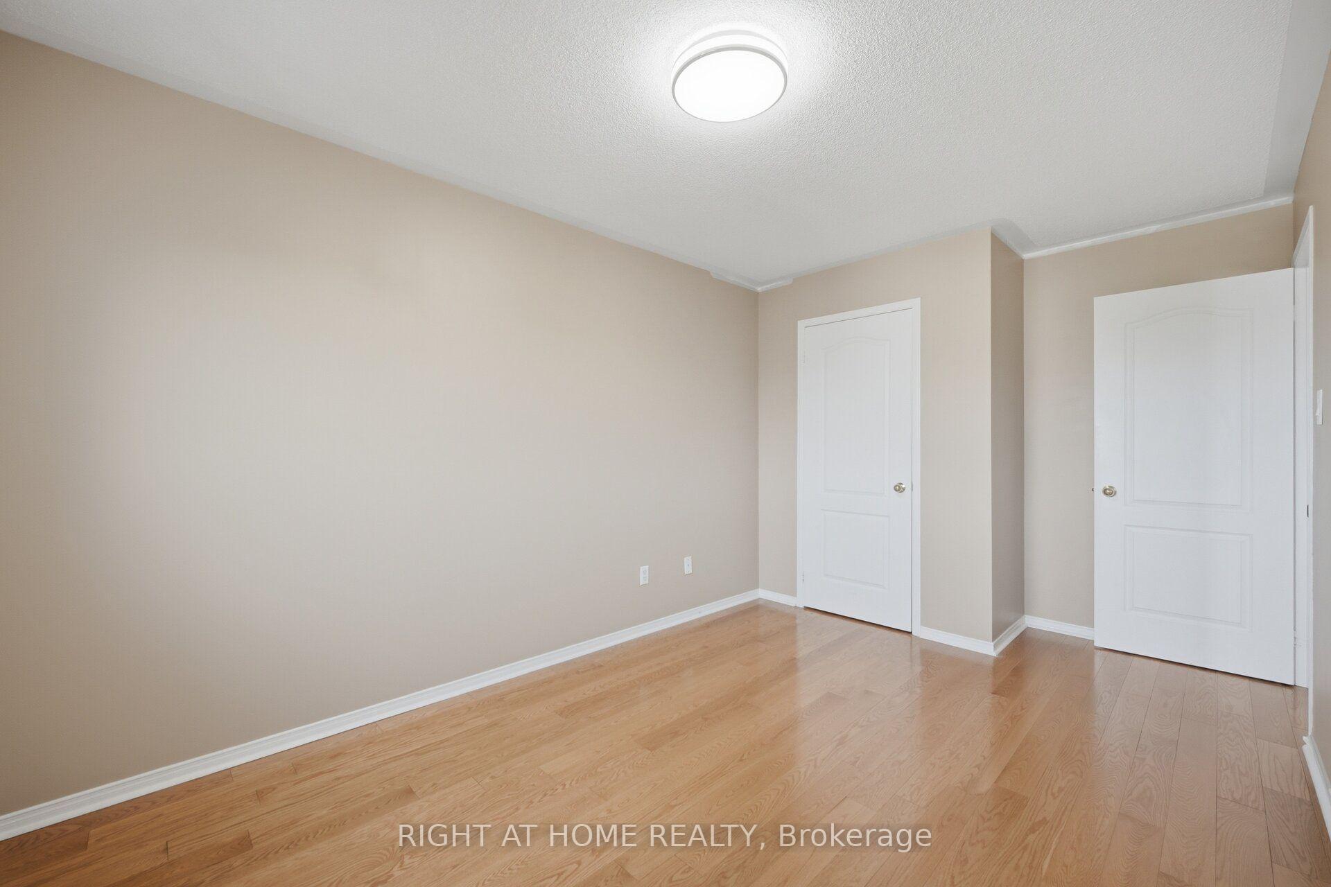 Photo 27 of 975 Mantle Crescent, Mississauga, East Credit — HOMEH