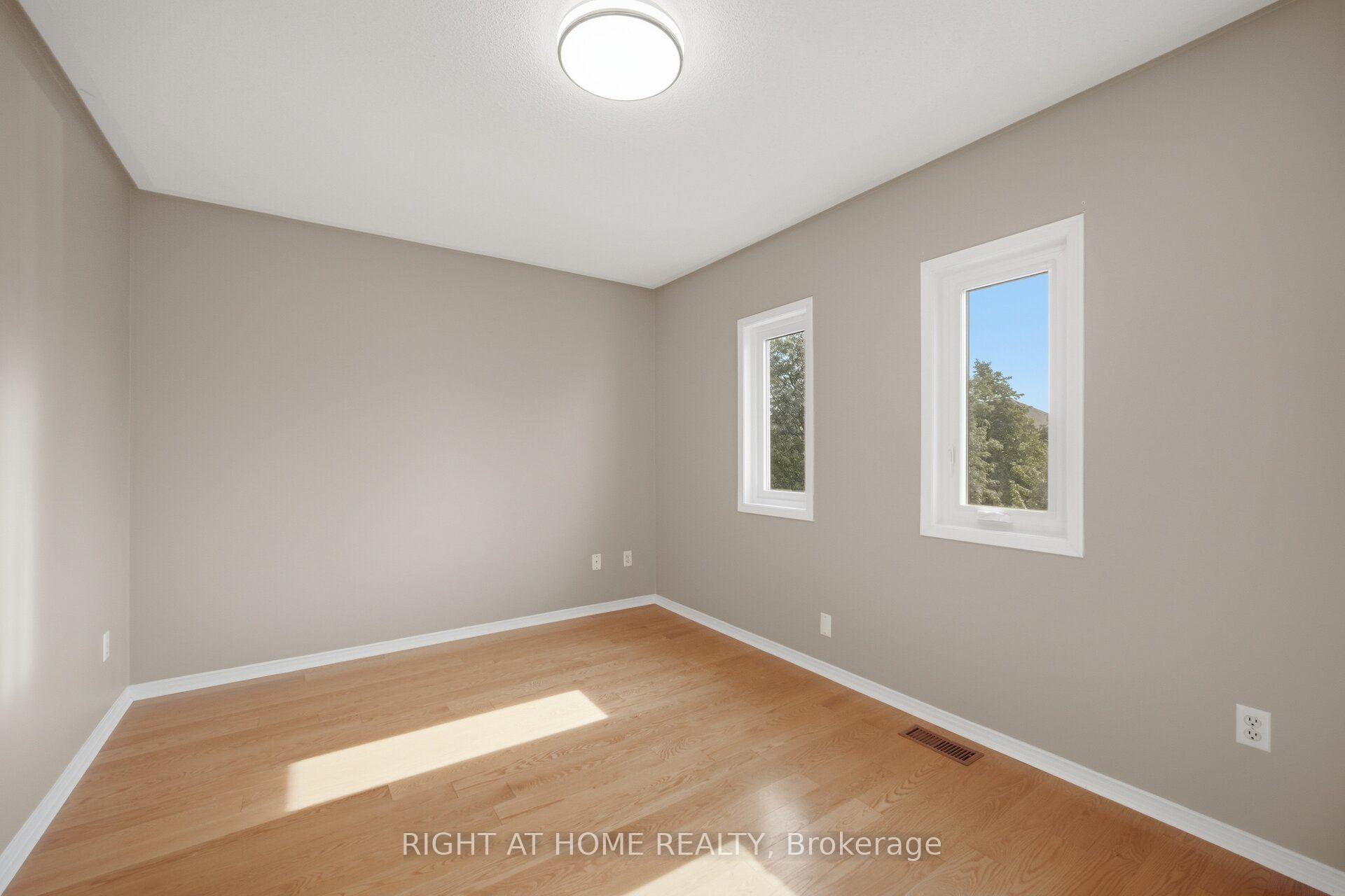 Photo 28 of 975 Mantle Crescent, Mississauga, East Credit — HOMEH